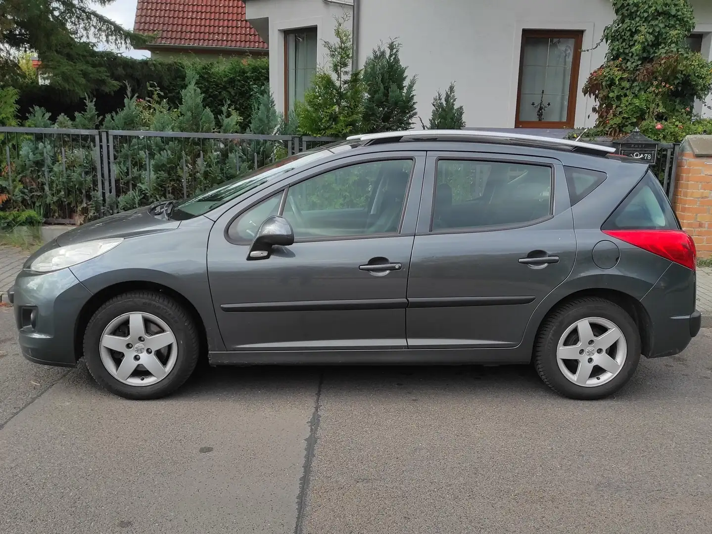 Peugeot 207 207 SW 95 VTi Tendance Grau - 2