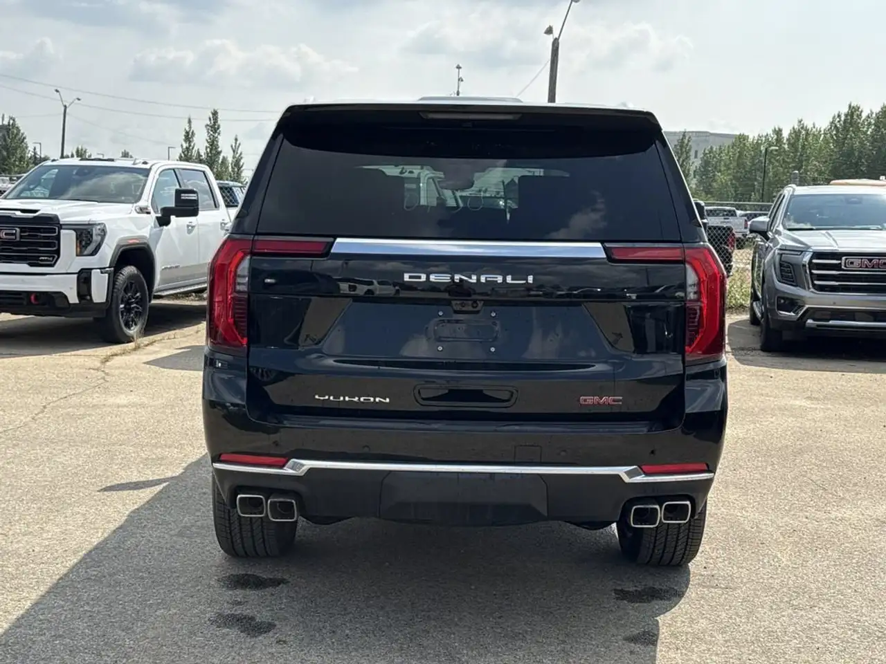 GMC Yukon снимка GMC Yukon