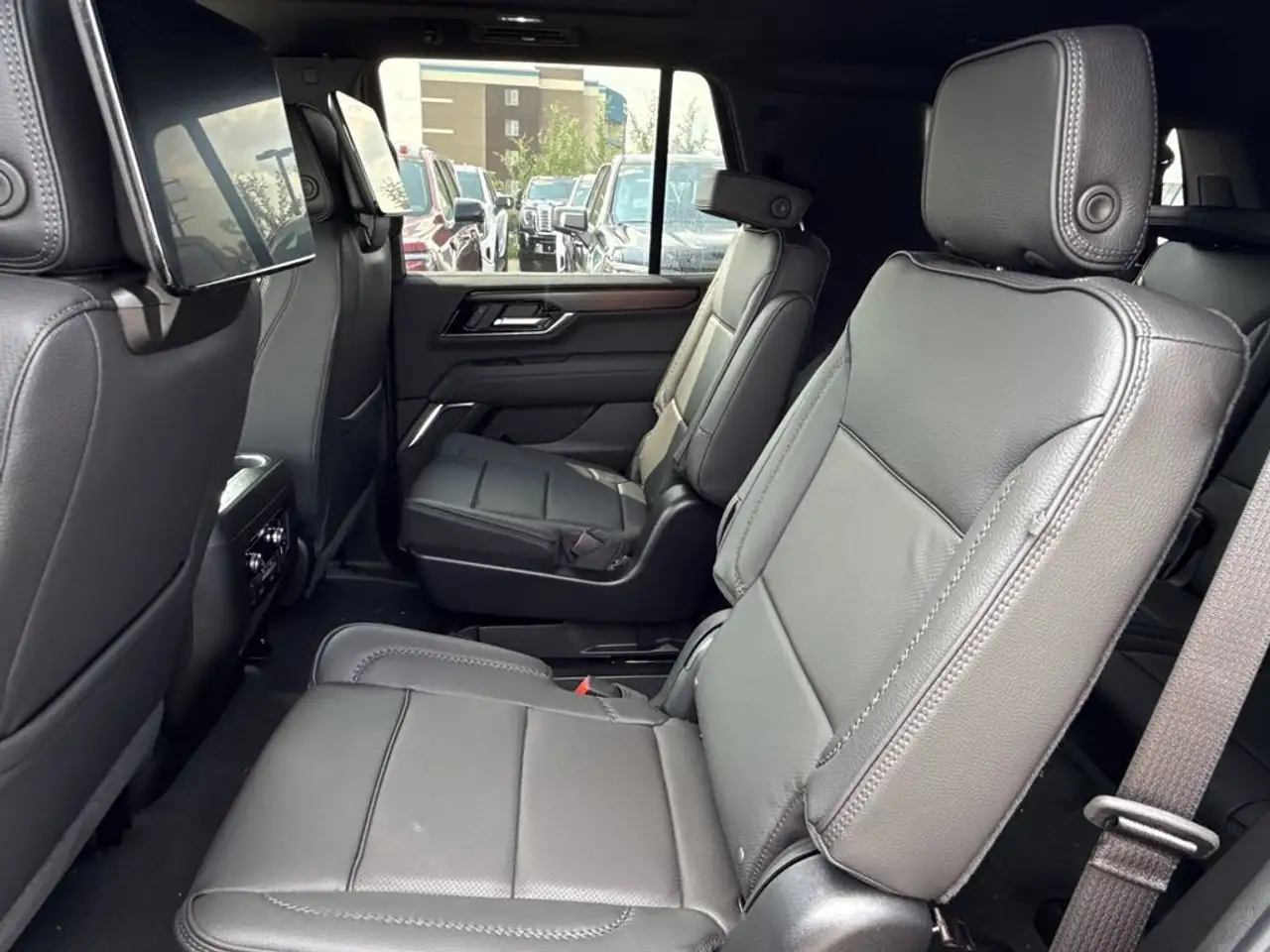 GMC Yukon снимка GMC Yukon