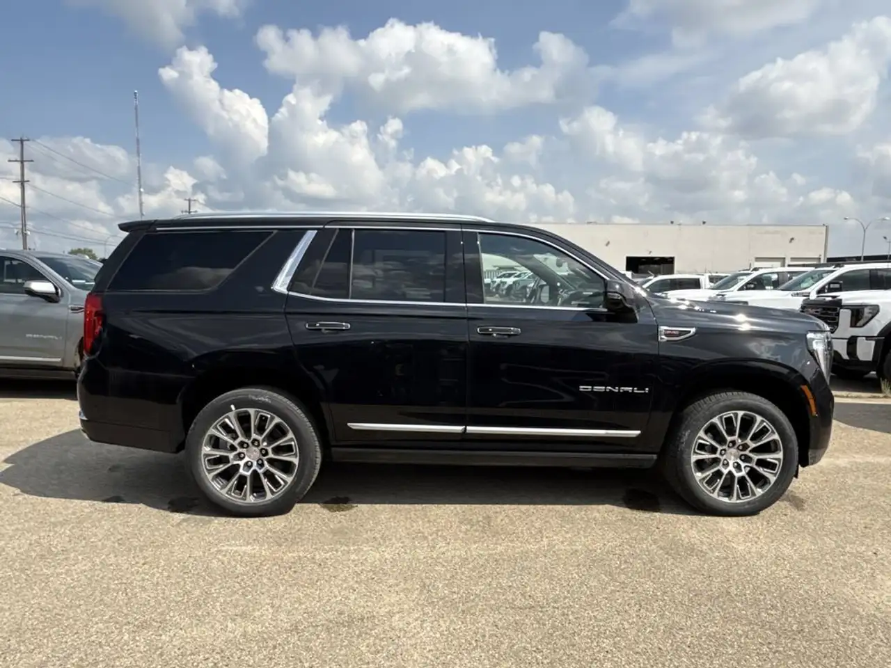GMC Yukon снимка GMC Yukon