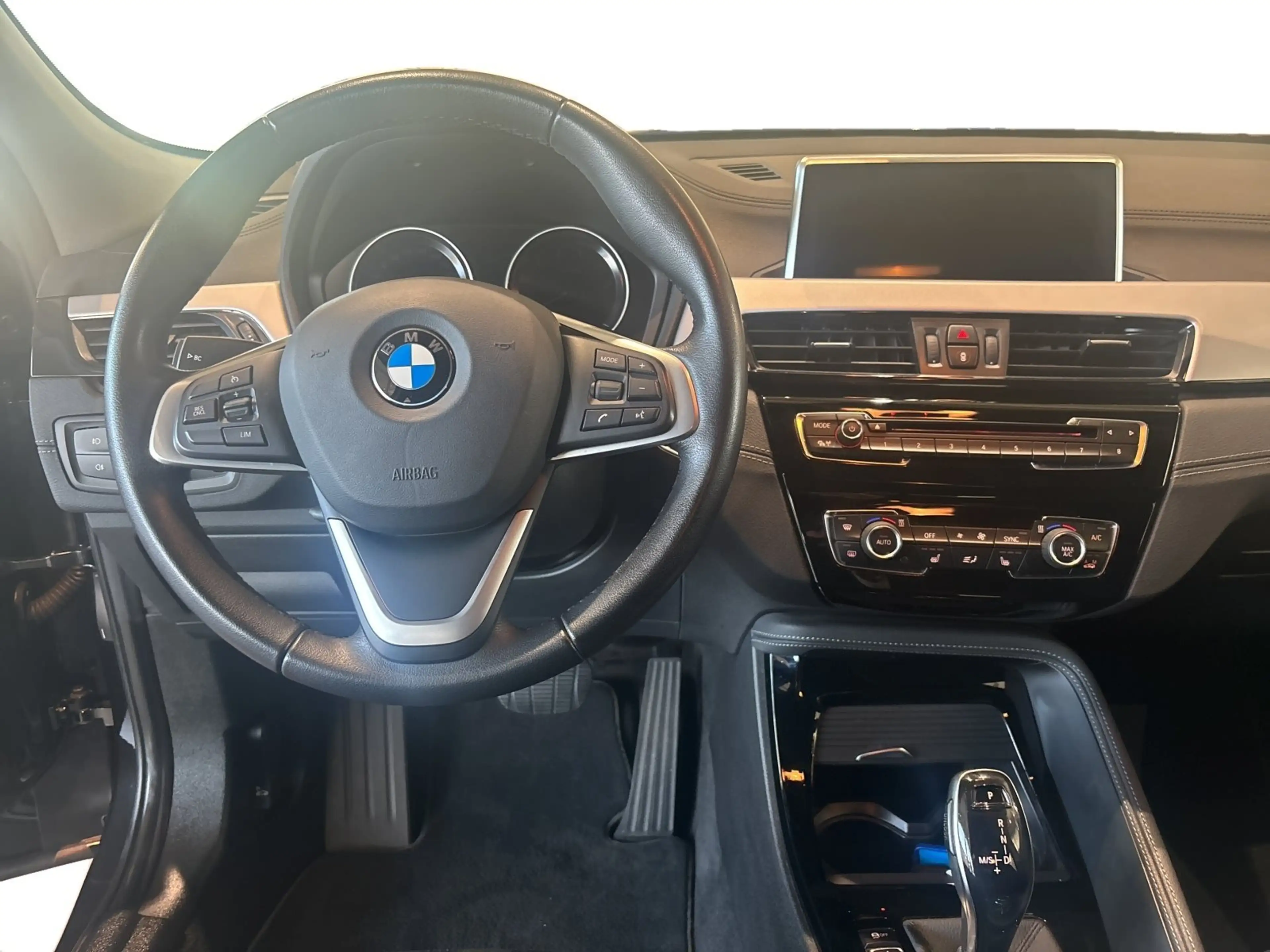 BMW X2 sDrive18i — photo 13