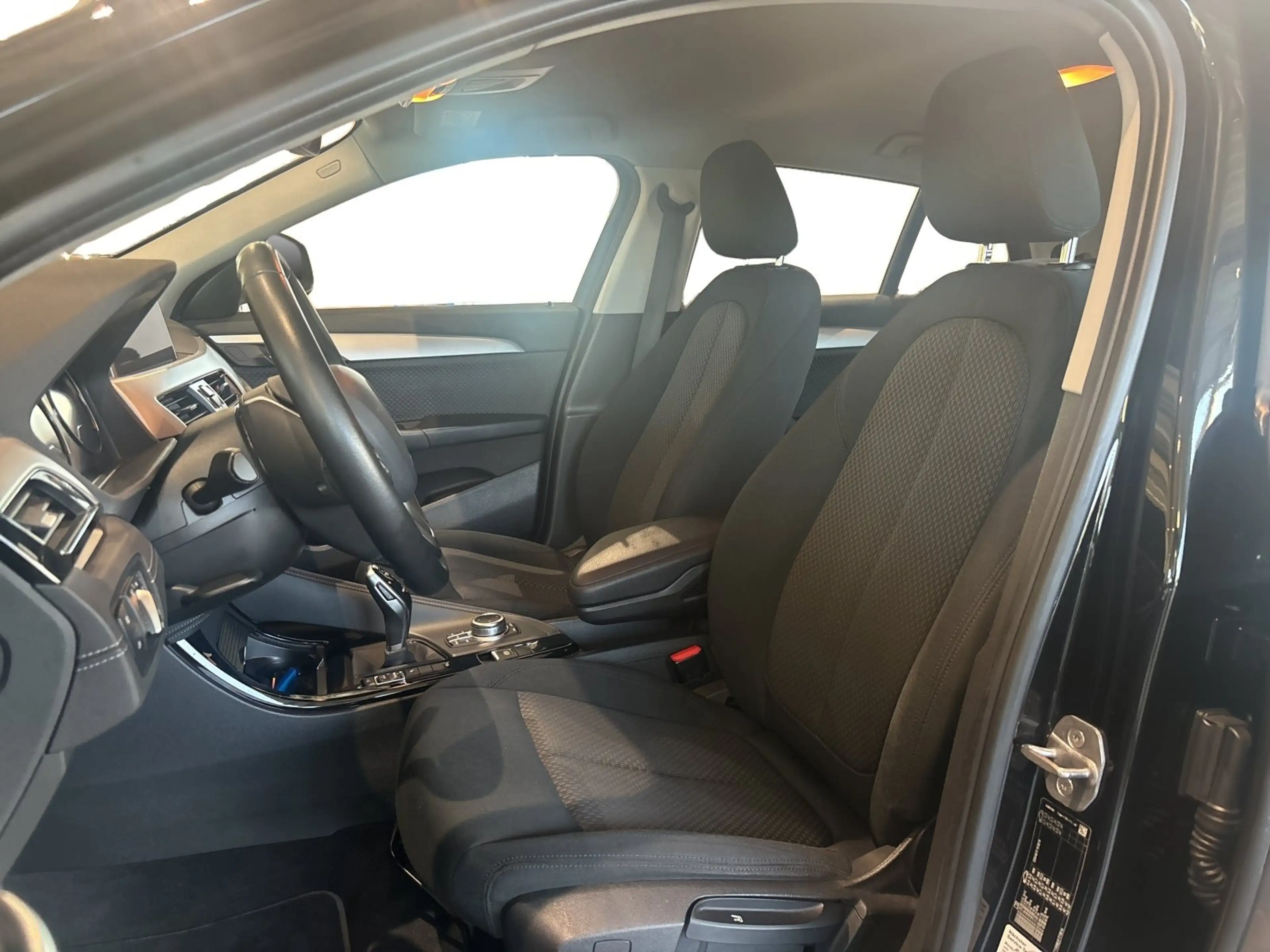 BMW X2 sDrive18i — photo 11