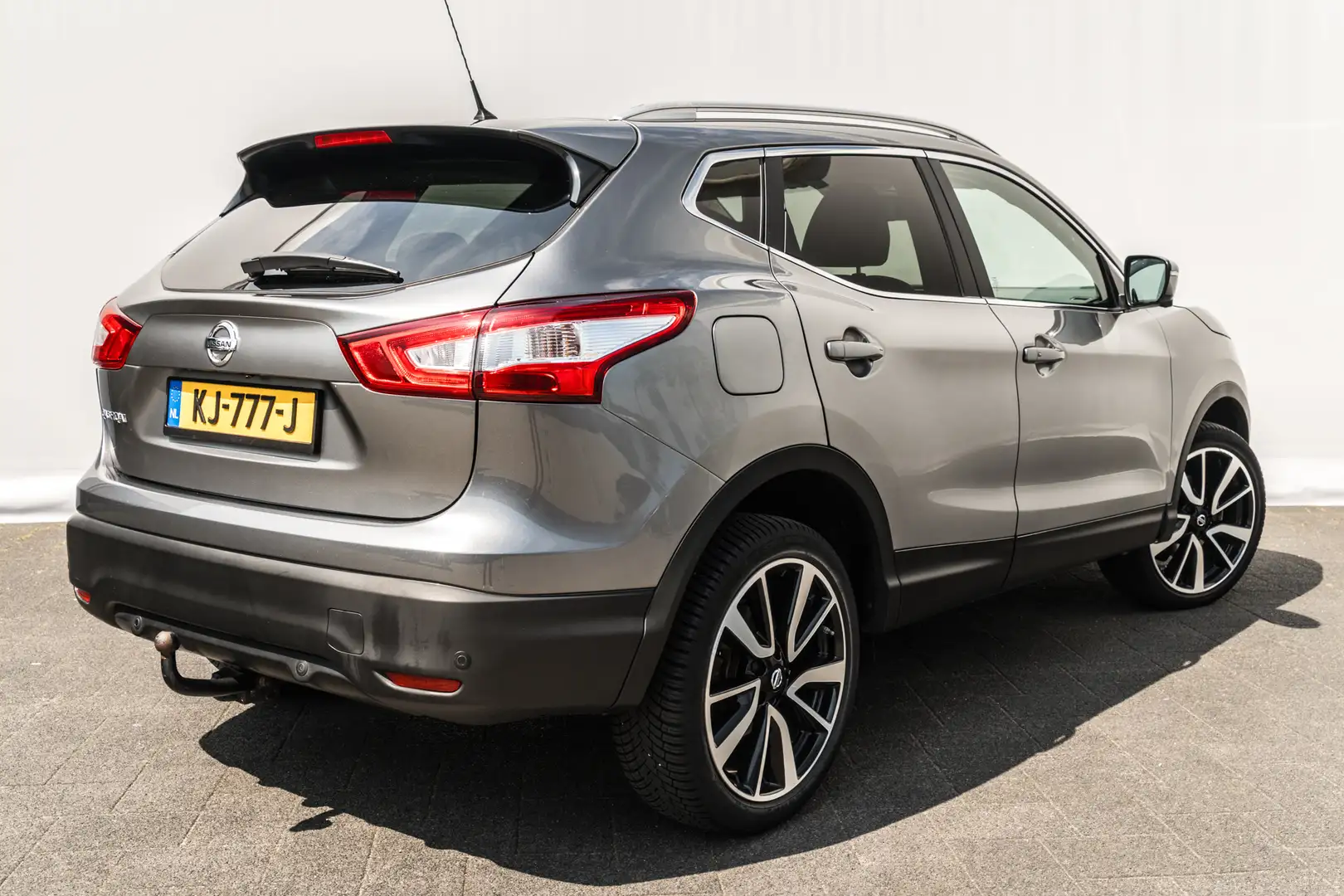 Nissan Qashqai 1.2 Automaat Tekna | Leder | Panoramadak | 19 inch Grijs - 2