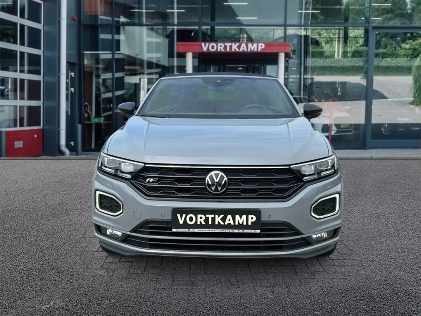 Volkswagen T-Roc 1.5 TSI DSG R-LINE TREKHAAK/CAMERA/LEDER/BEATS-AUD Grijs - 2