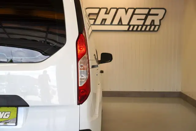 Ford Transit Connect view 6