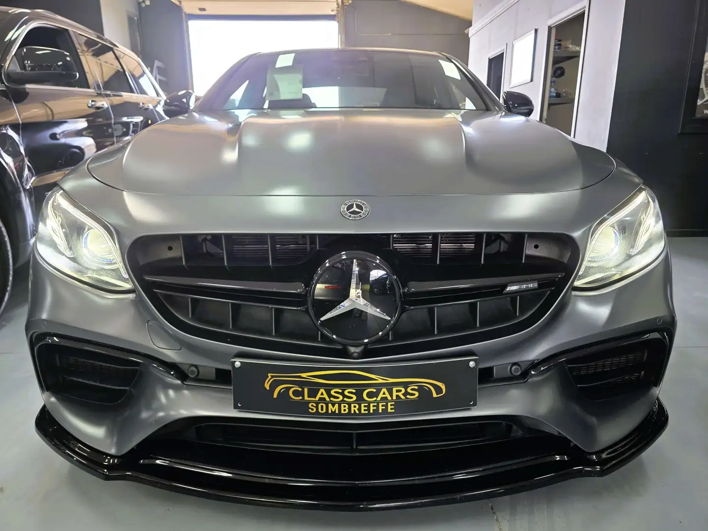 Mercedes-Benz E 63 AMG 4-MATIC+ S MAXTON DESIGN CARNET COMPLET MERCEDES Gris - 2
