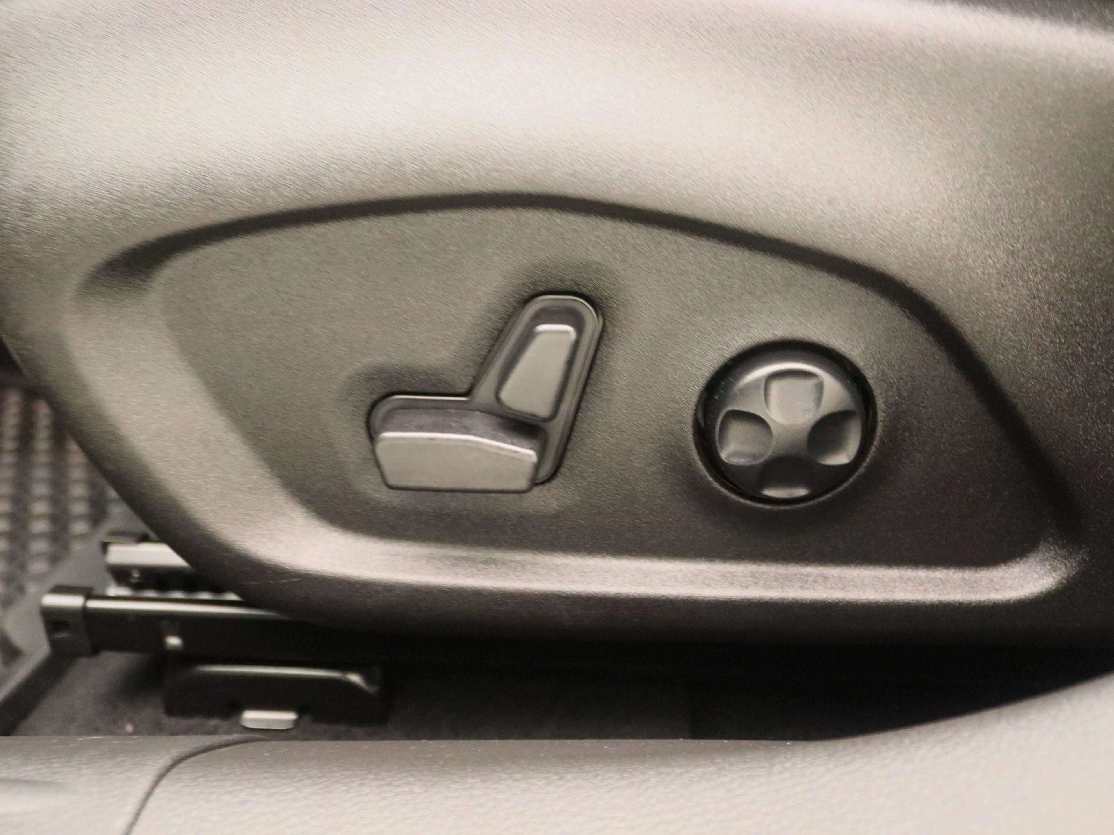 Jeep Compass 1.5T e-Hybrid S | Apple Carplay/Android Auto | Cru — photo 13