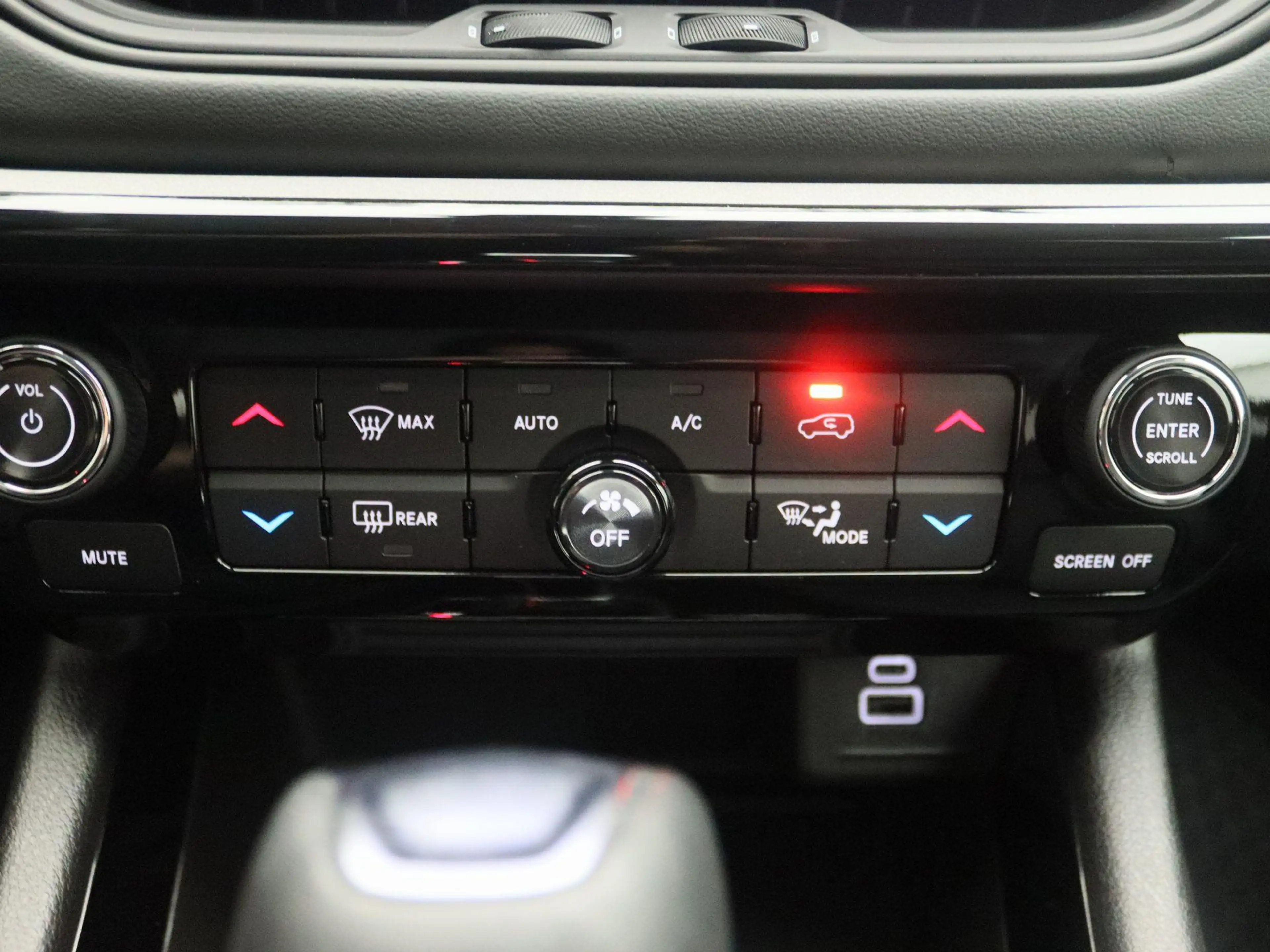 Jeep Compass 1.5T e-Hybrid S | Apple Carplay/Android Auto | Cru — photo 10