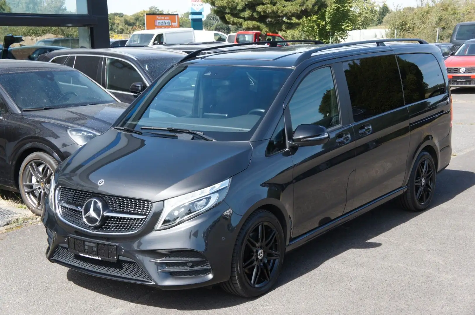 Mercedes-Benz V 250 d Lang AMG Line*AHK*LED*7SITZE*STDHZG*19Z* Grau - 1