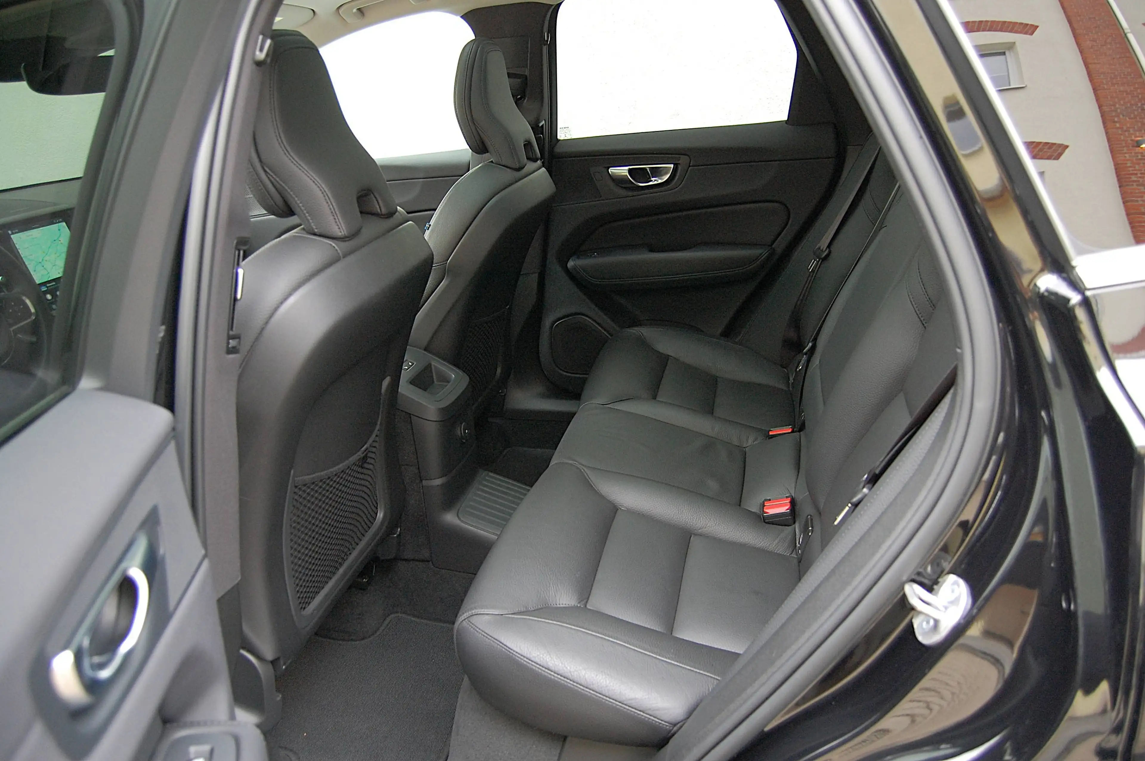 Volvo XC60 XC60 T6 Recharge AWD Core Leder Panoramadach — photo 11