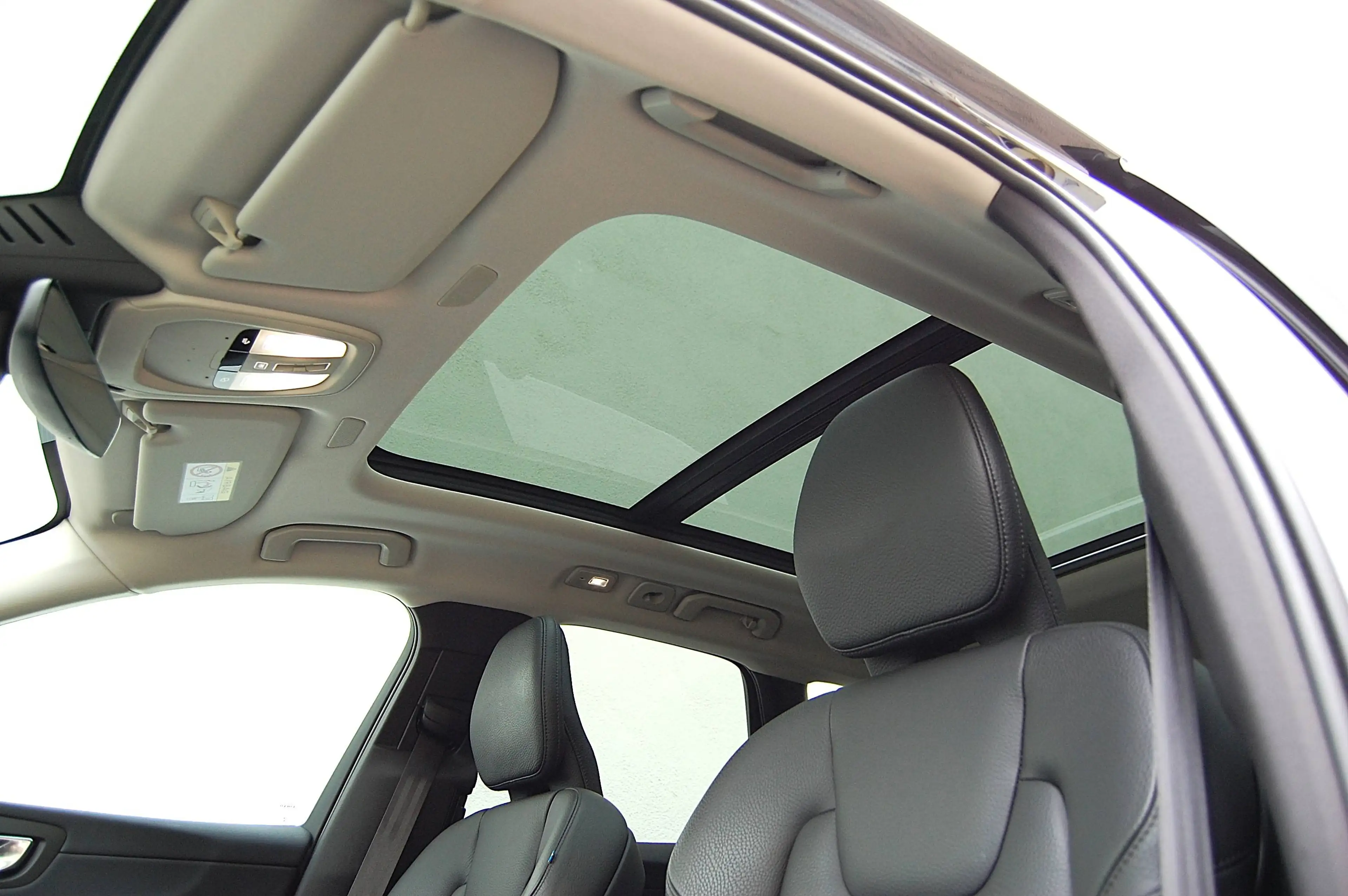 Volvo XC60 XC60 T6 Recharge AWD Core Leder Panoramadach — photo 13