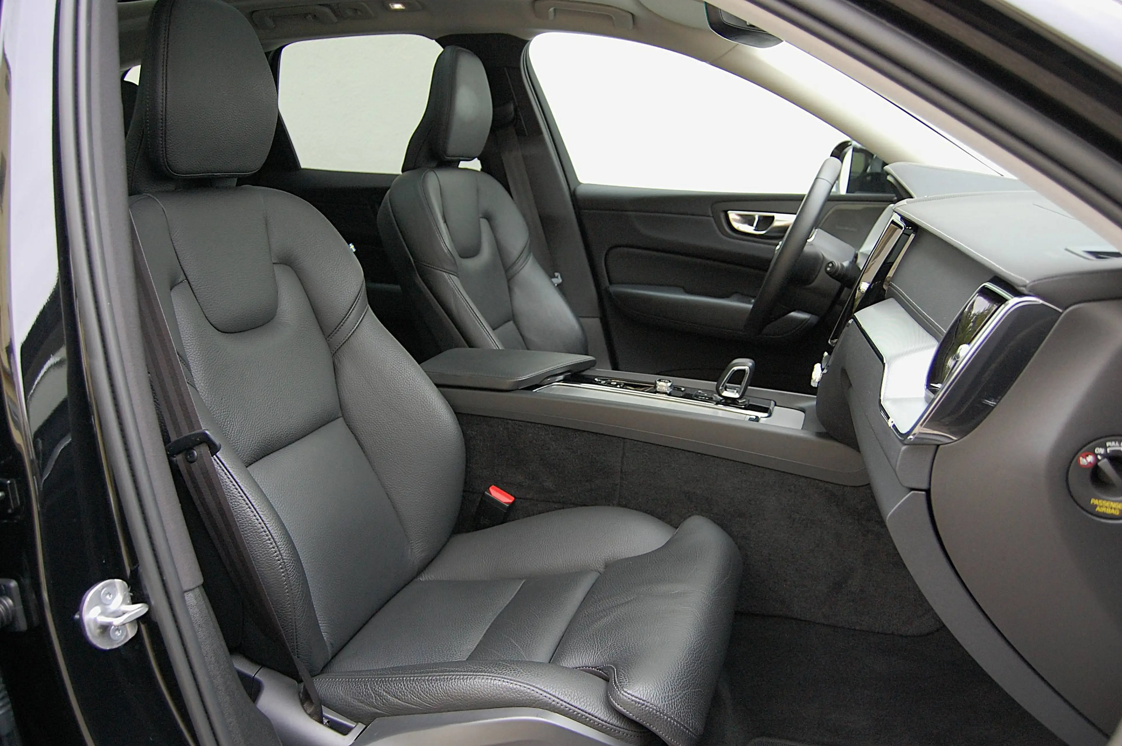 Volvo XC60 XC60 T6 Recharge AWD Core Leder Panoramadach — photo 7