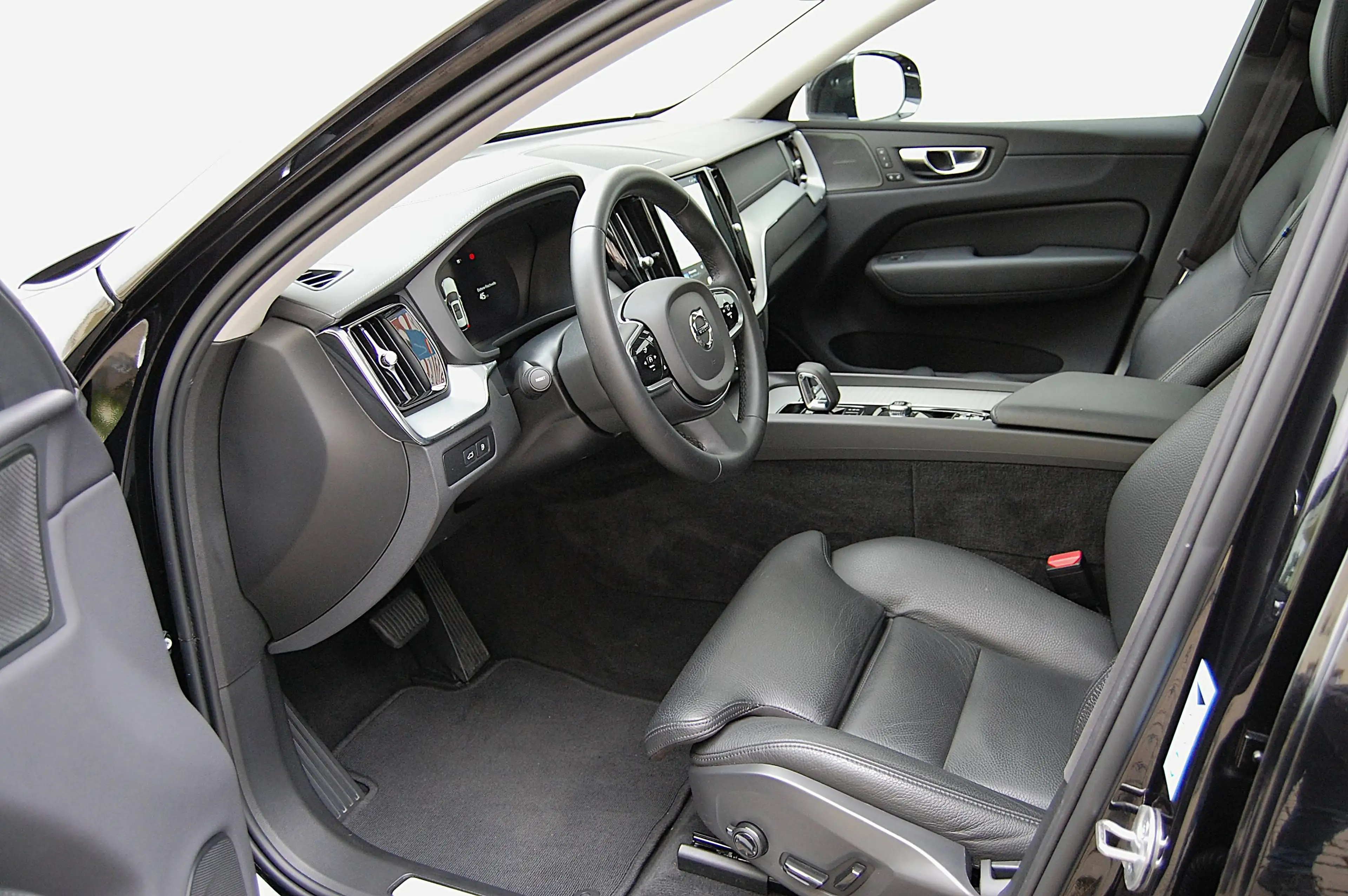 Volvo XC60 XC60 T6 Recharge AWD Core Leder Panoramadach — photo 9