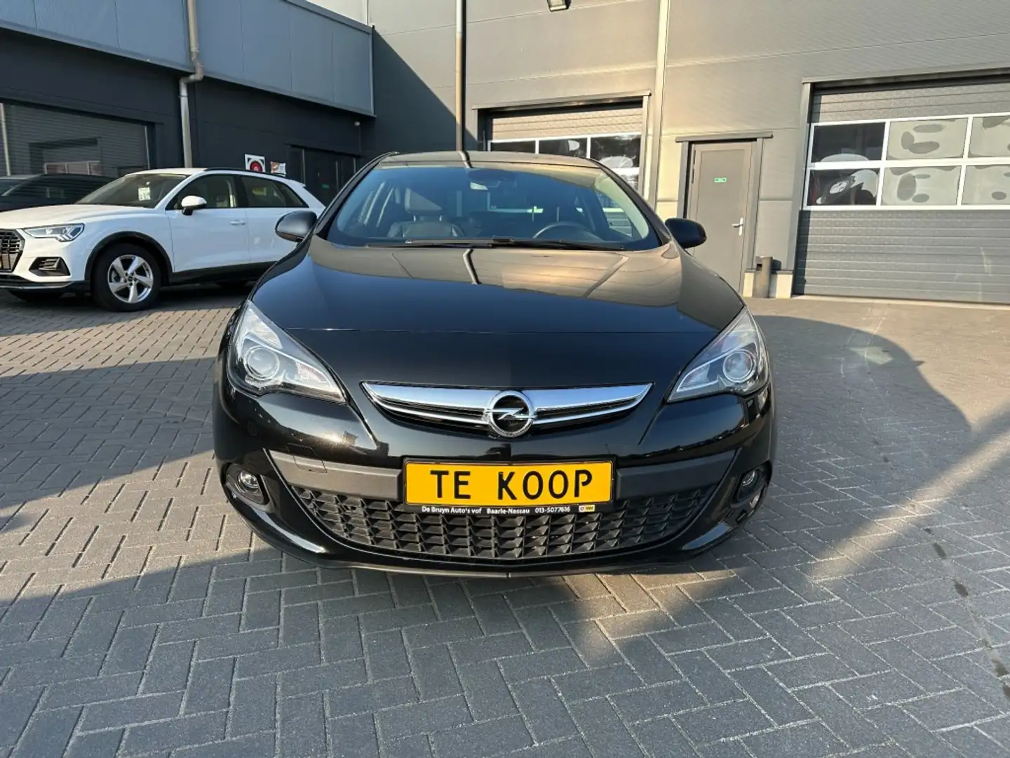 Opel Astra 1.4 T GTC Black Edition Clima Leder Trekhaak Zwart - 2