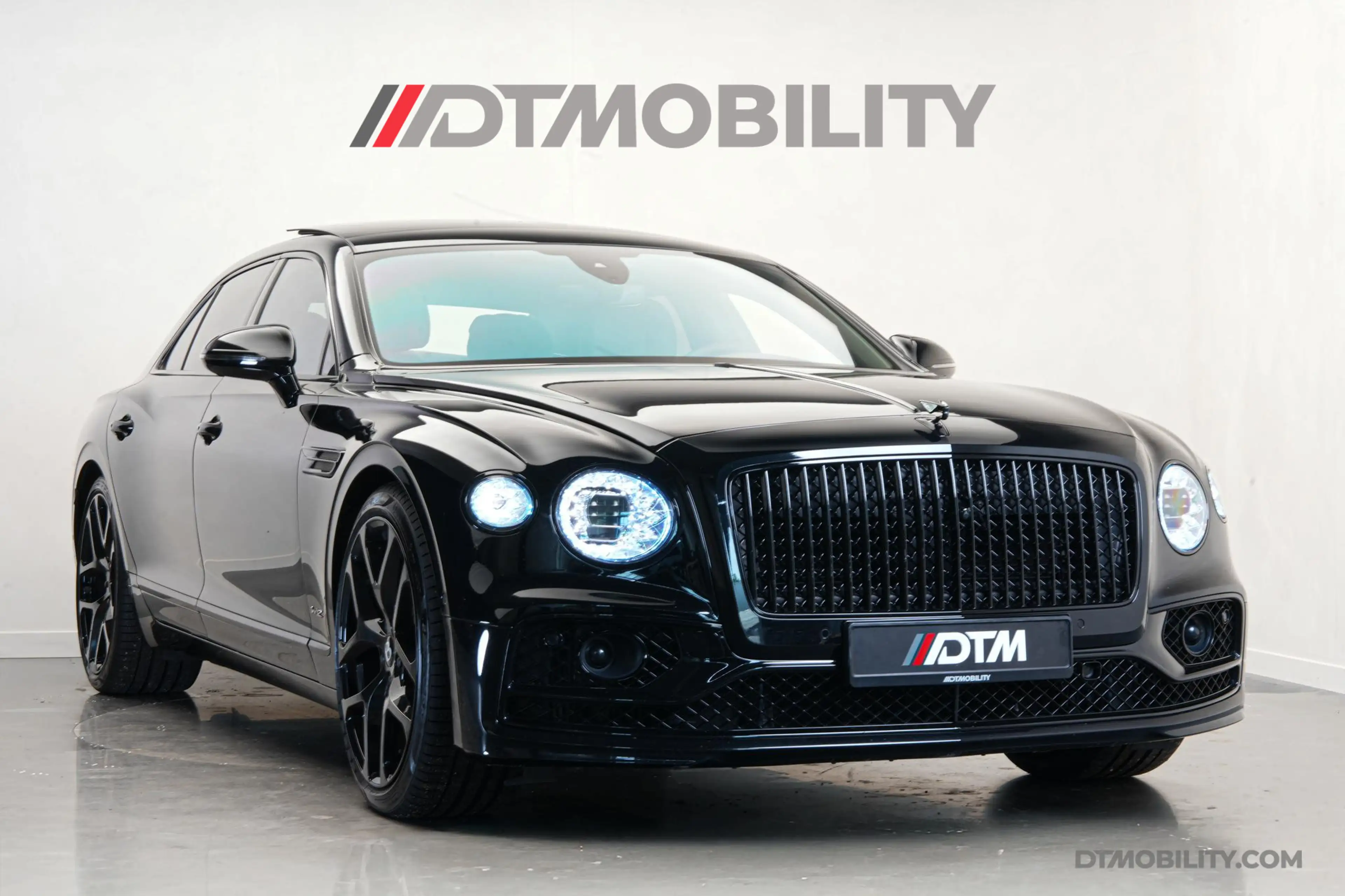 Bentley Flying Spur 6.0 W12 Mulliner | Black Line | Illuminated Flying — photo 14