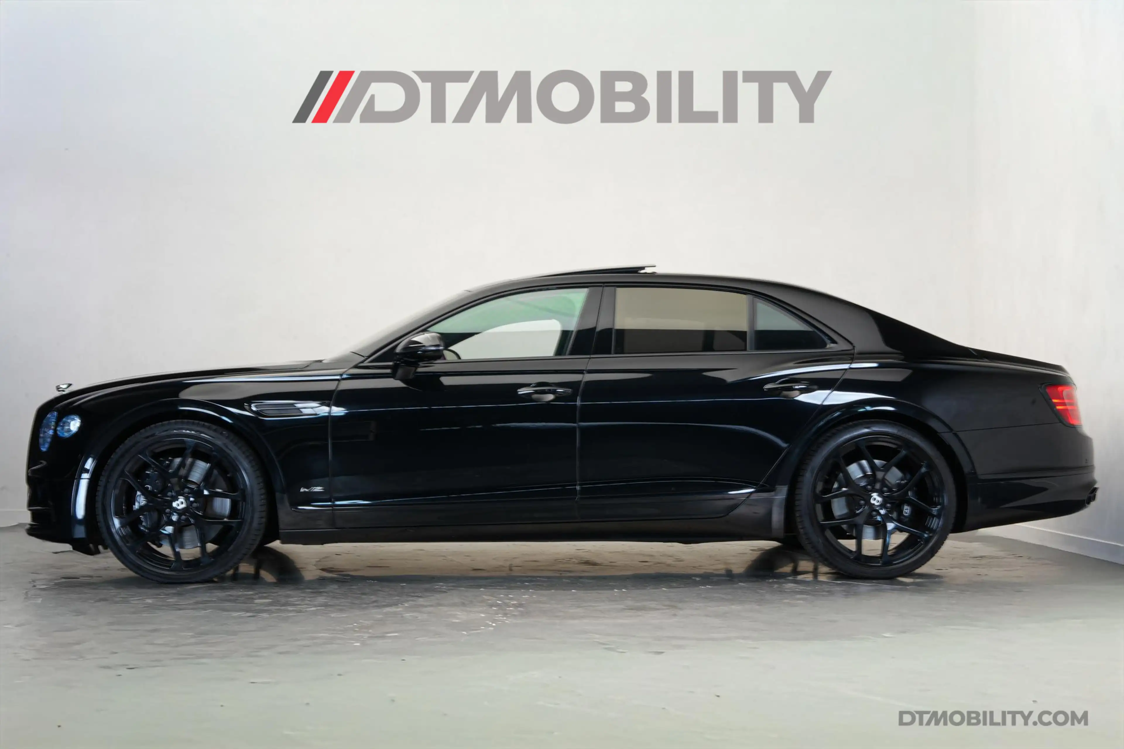Bentley Flying Spur 6.0 W12 Mulliner | Black Line | Illuminated Flying — photo 4