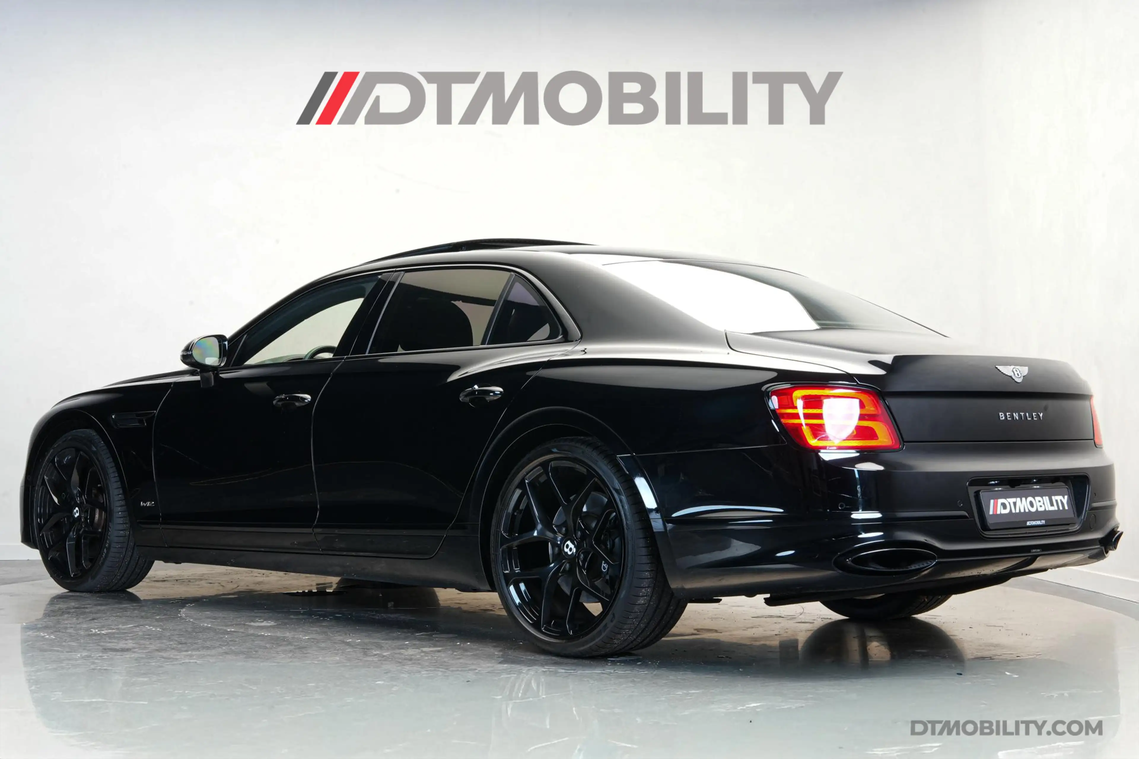 Bentley Flying Spur 6.0 W12 Mulliner | Black Line | Illuminated Flying — photo 7