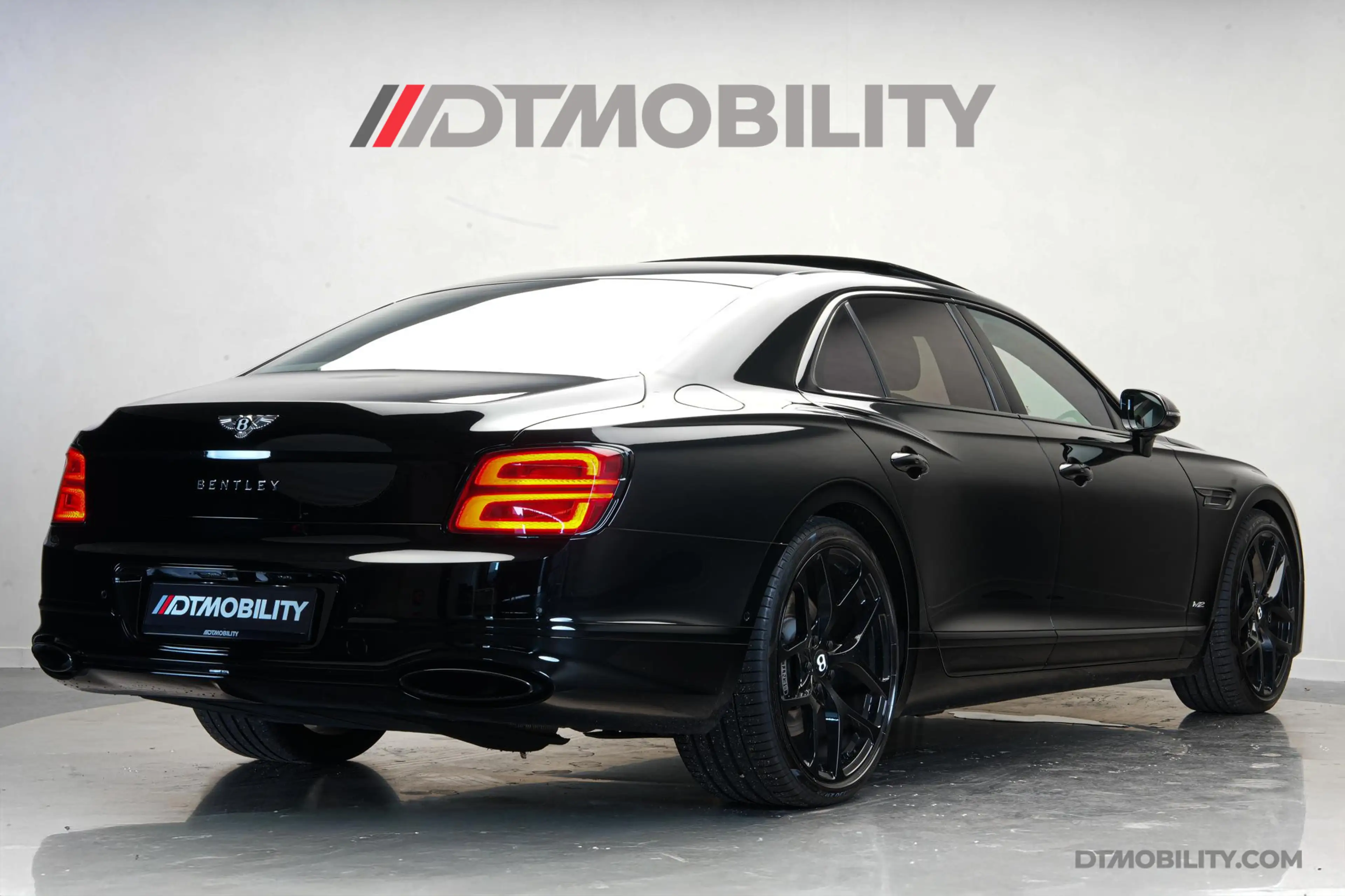 Bentley Flying Spur 6.0 W12 Mulliner | Black Line | Illuminated Flying — photo 9