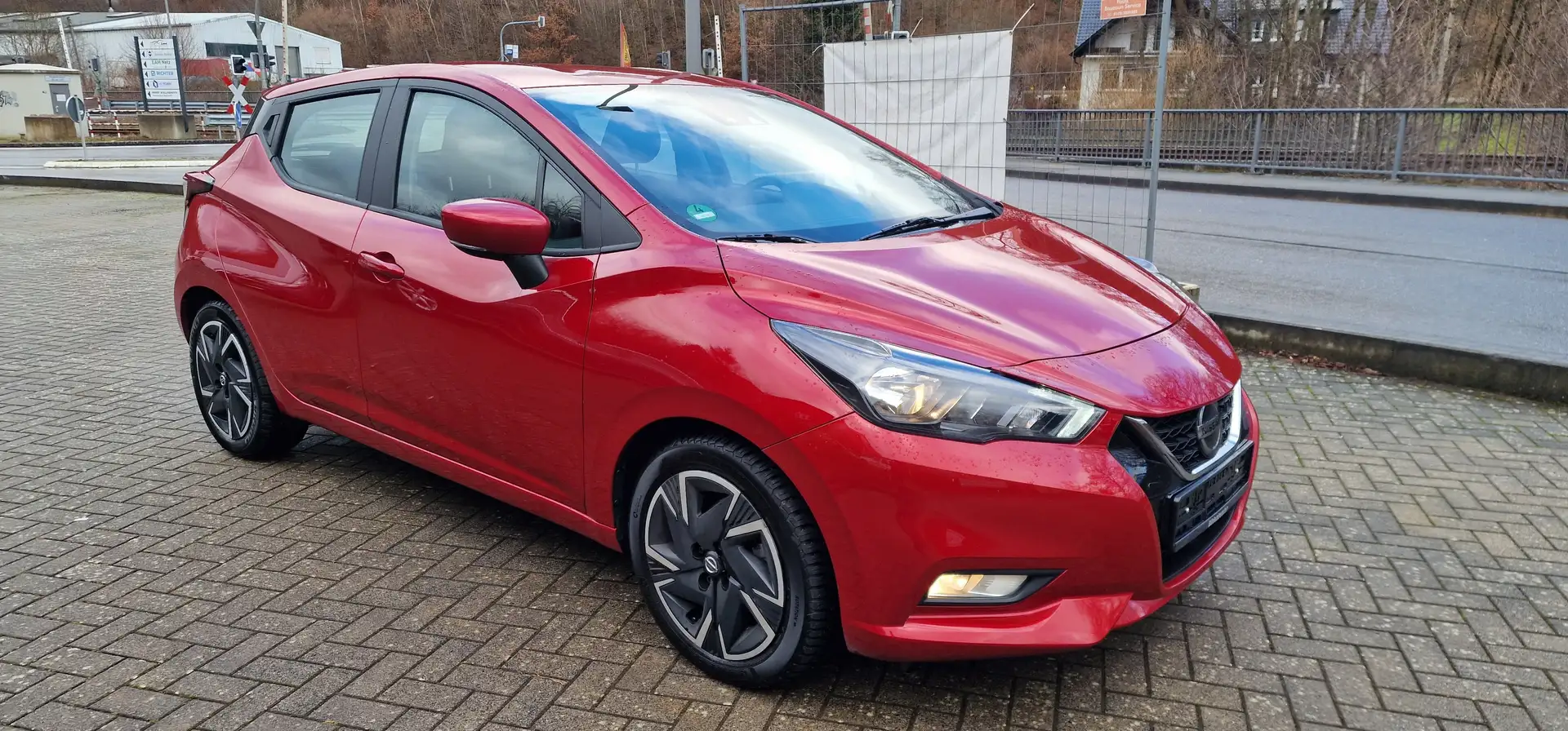 Nissan Micra N-Way Automatk!Navi!AHK!nur 14 Tkm! Rot - 2