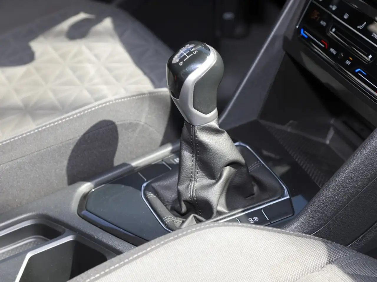 Volkswagen Tiguan 2.0 TDI Life AHK/Navi/LED, миниатюра 9