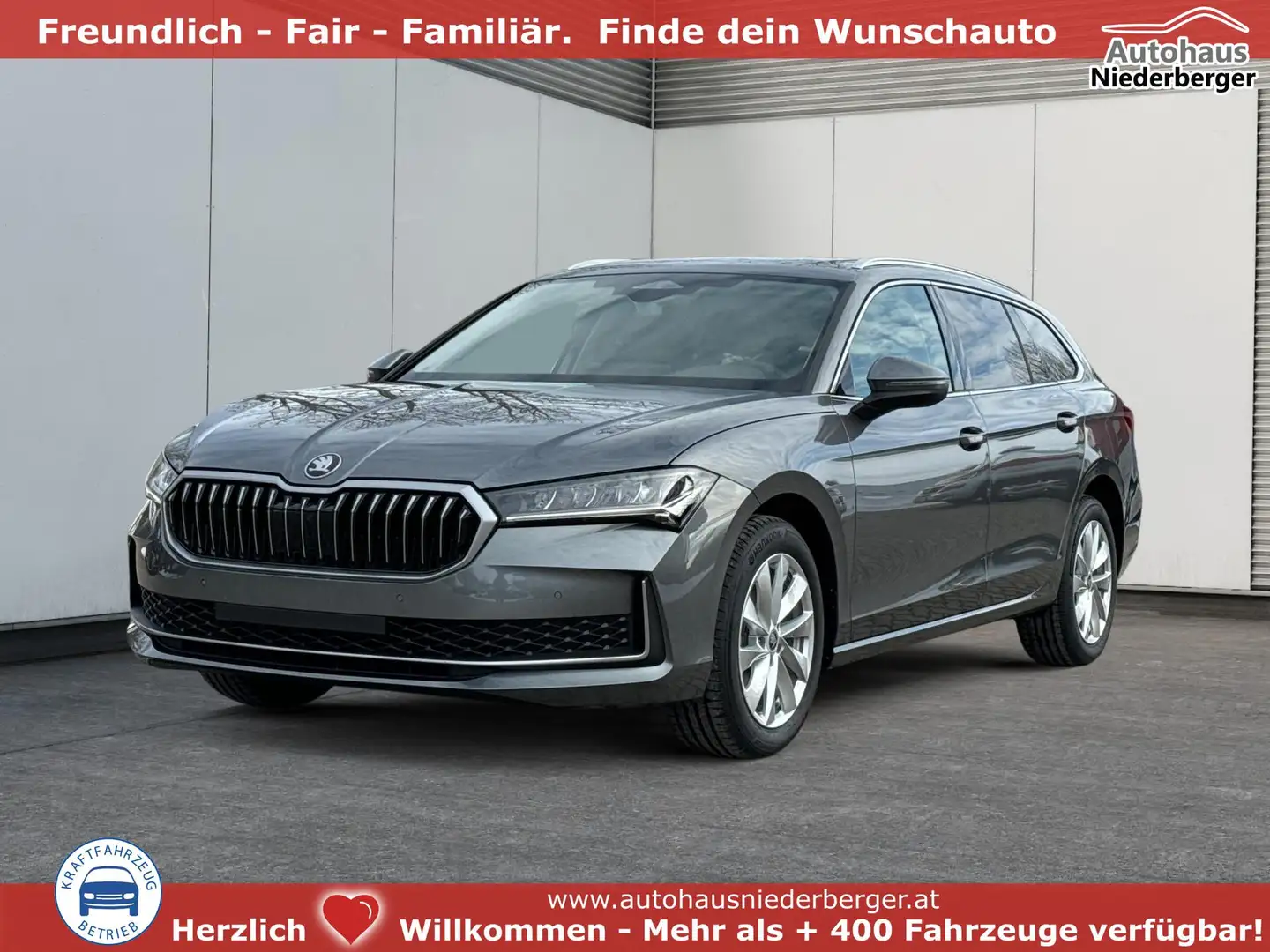 Skoda Superb Combi Selection AHK+NAVI+EL.HECKKL.+SHZ+KAMERA+... Grau - 1