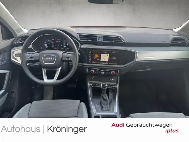 Audi Q3 view 13