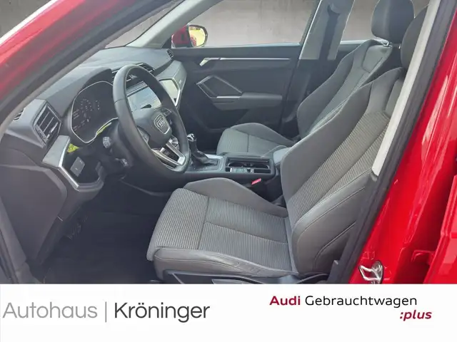 Audi Q3 view 7