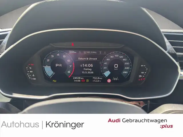 Audi Q3 view 12