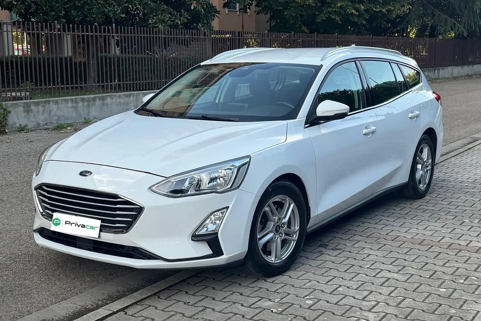 Ford Focus Focus 1.5 EcoBlue 120 CV SW Business Blanc - 1