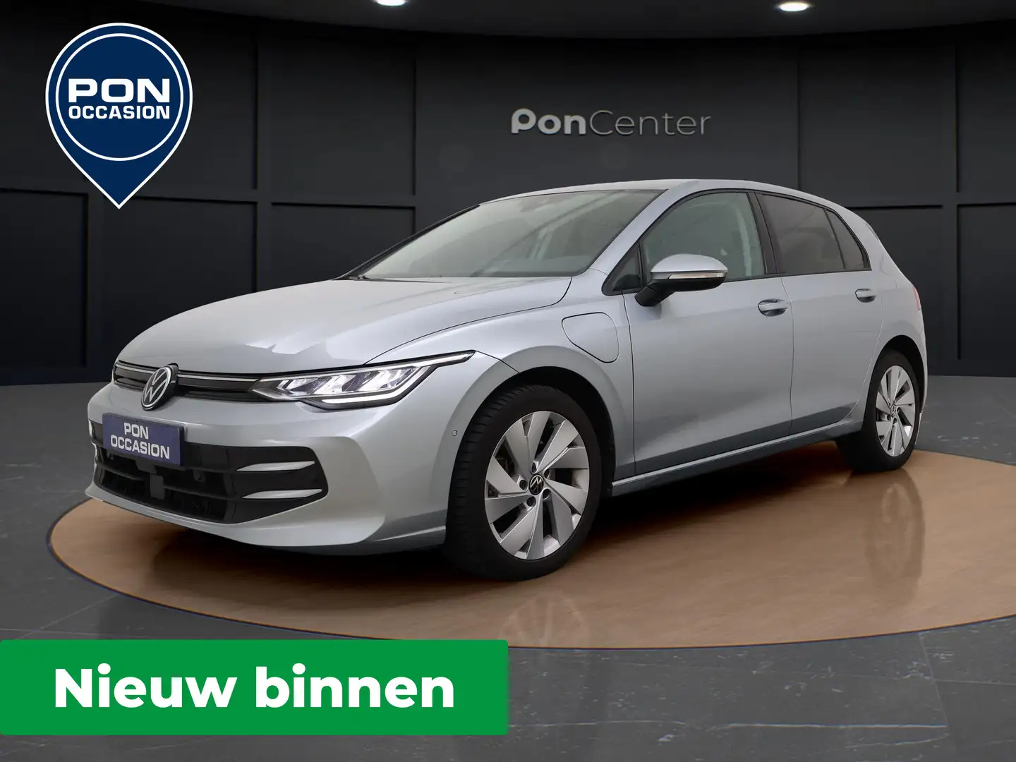 Volkswagen Golf 1.5 eHybrid 204 PK Life Edition | Camera | Navigat Grijs - 1