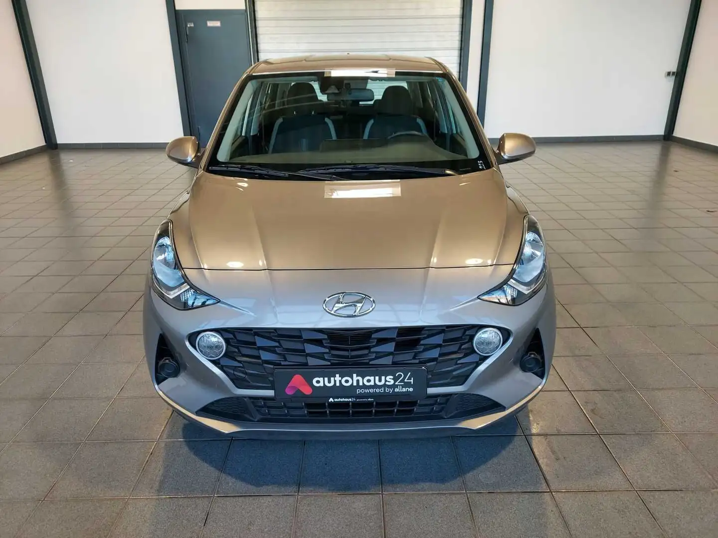 Hyundai i10 1.2 Trend  Kamera|Sitzhzg|ParkPilot Grey - 2