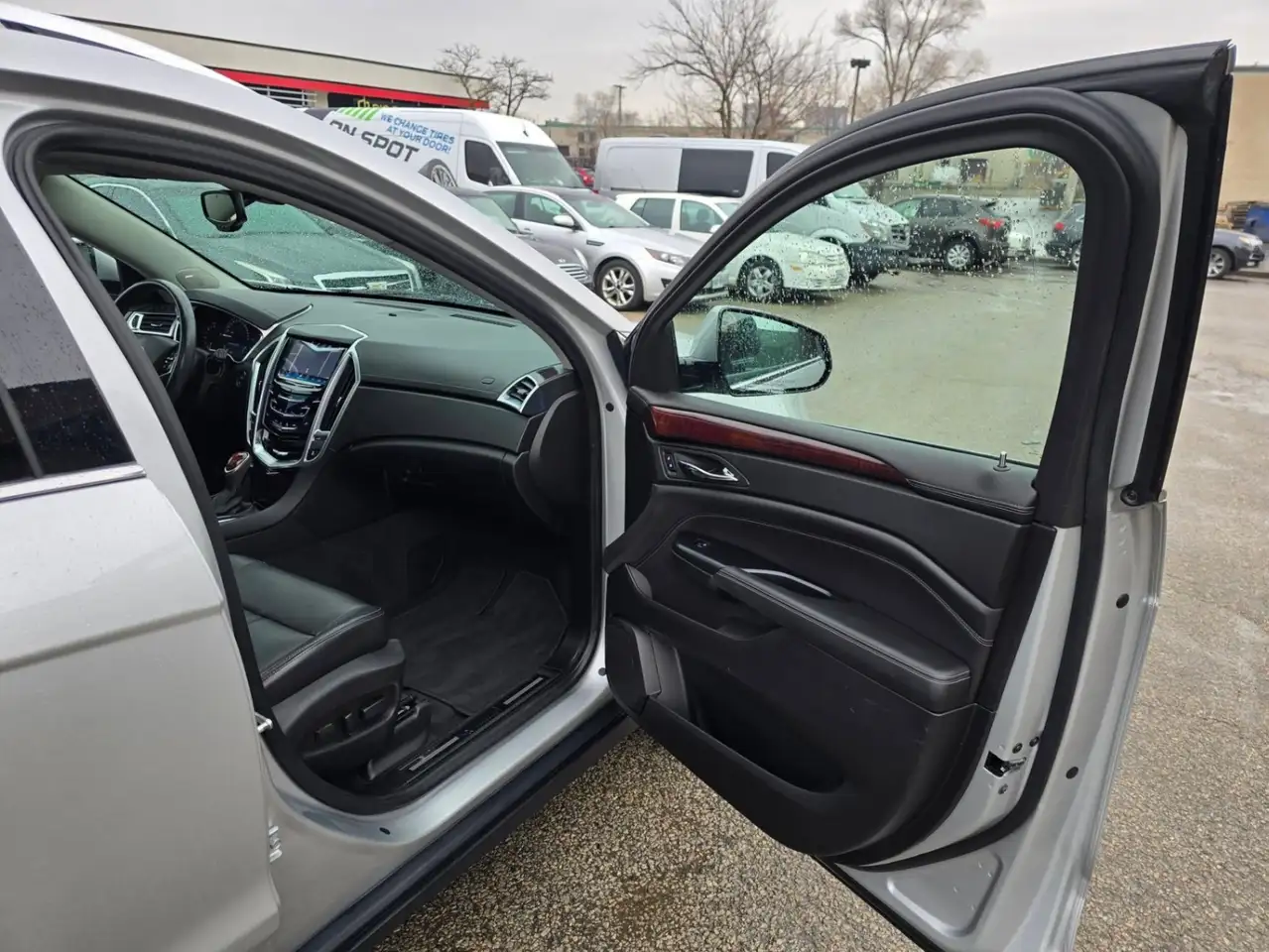 Cadillac SRX снимка Cadillac SRX