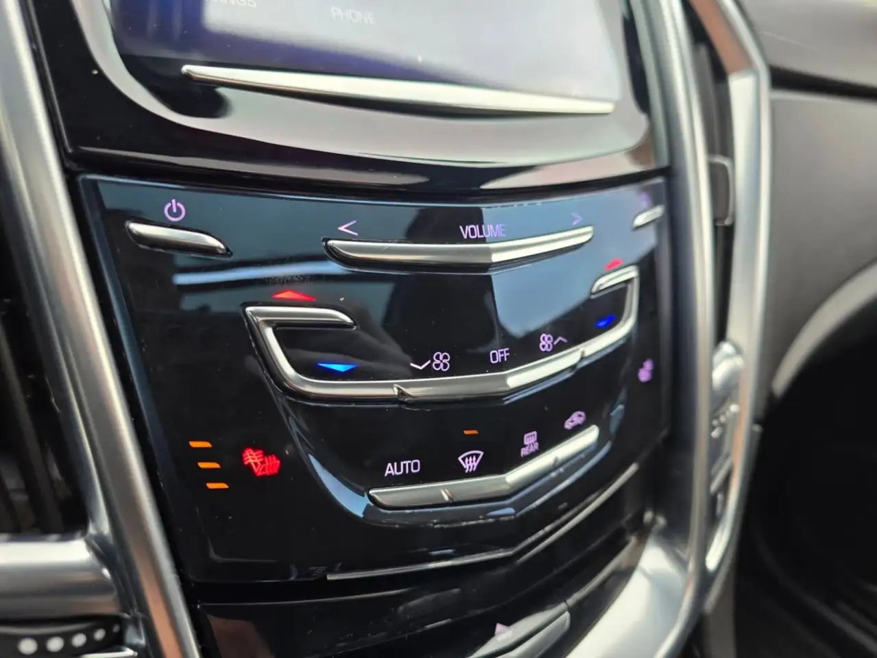Cadillac SRX снимка Cadillac SRX