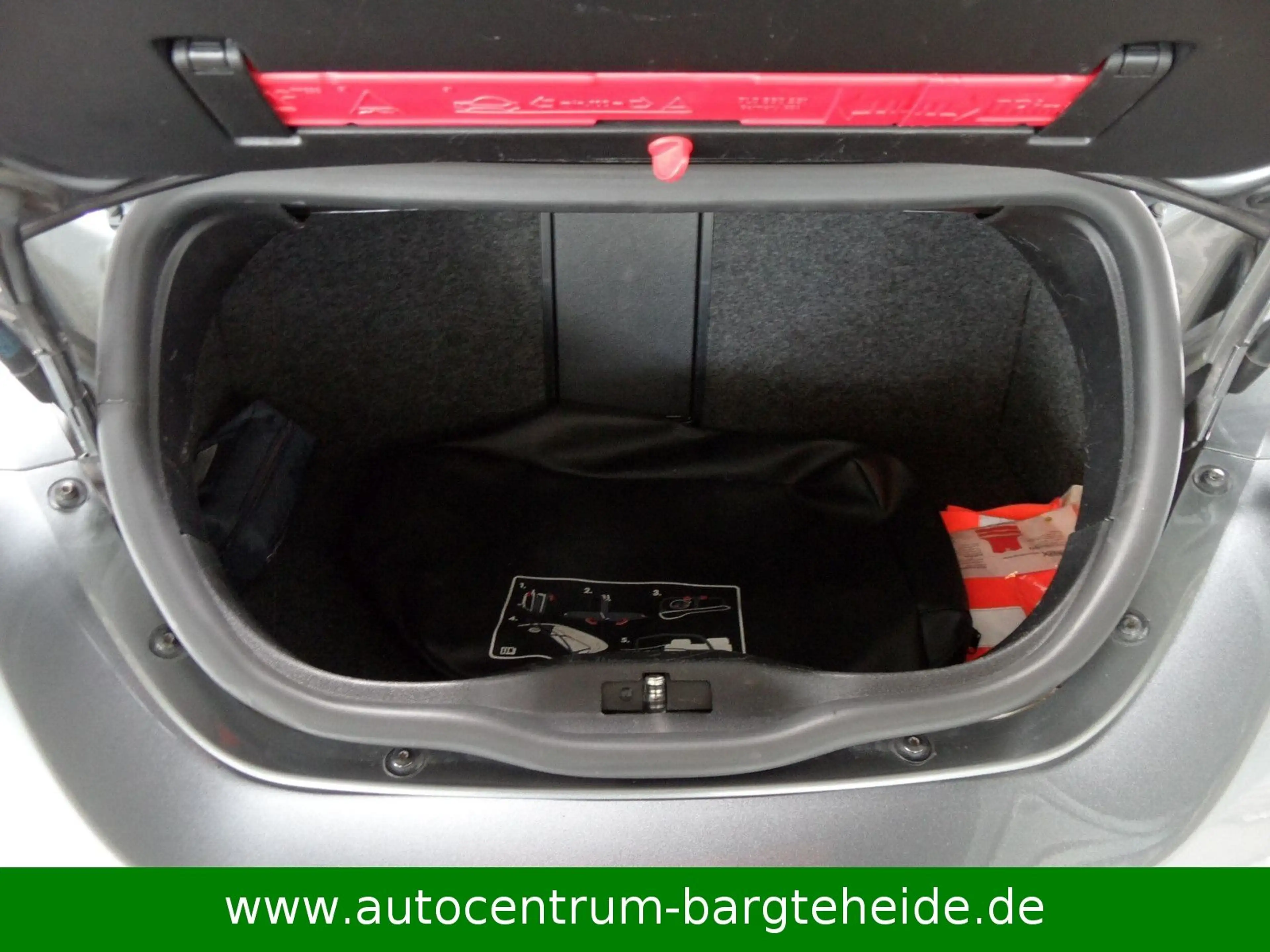Volkswagen Beetle Cabriolet 1.6 nur 63.Tkm-2.HD-KLIMA — photo 13