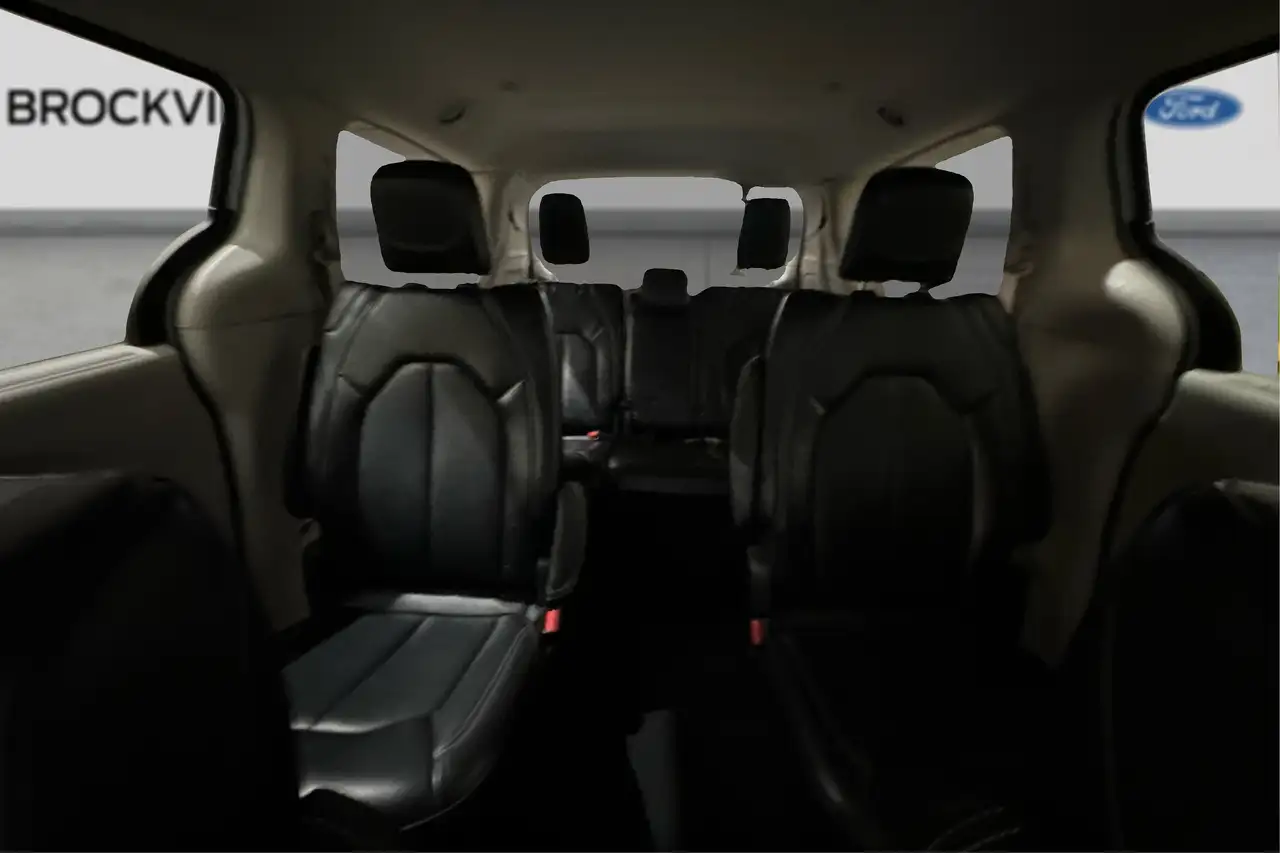 Chrysler Pacifica снимка Chrysler Pacifica