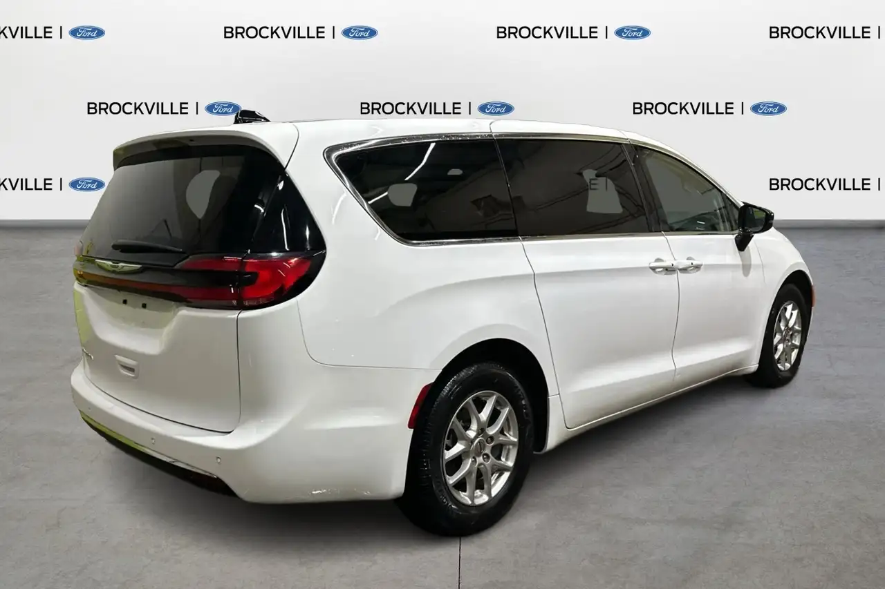 Chrysler Pacifica снимка Chrysler Pacifica