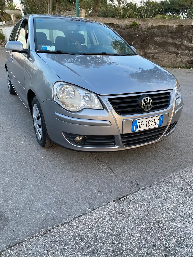 Volkswagen Polo 5p 1.4 Comfortline bi-fuel G 80cv Grau - 1