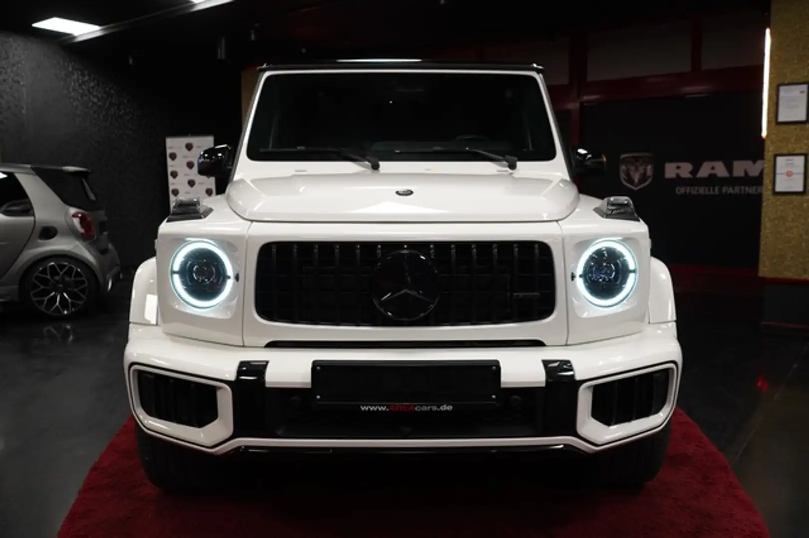 Mercedes-Benz G 63 AMG MY2025 FACELIFT KEYLESS STOCK Blanc - 2