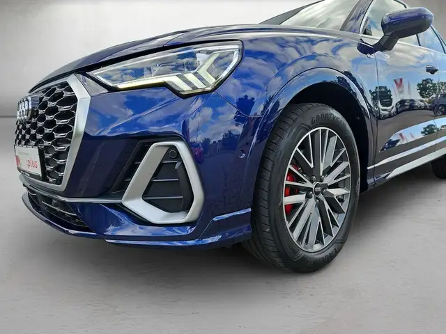 Audi Q3 view 4