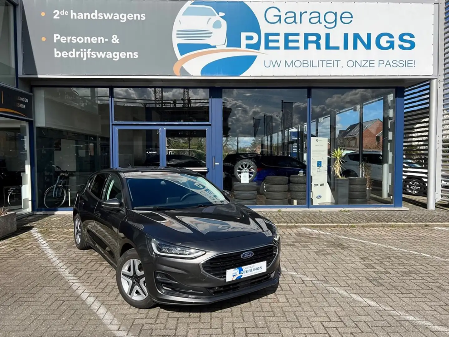Ford Focus Connected 1.0i EcoBoost 125pk mHEV. Grijs - 1