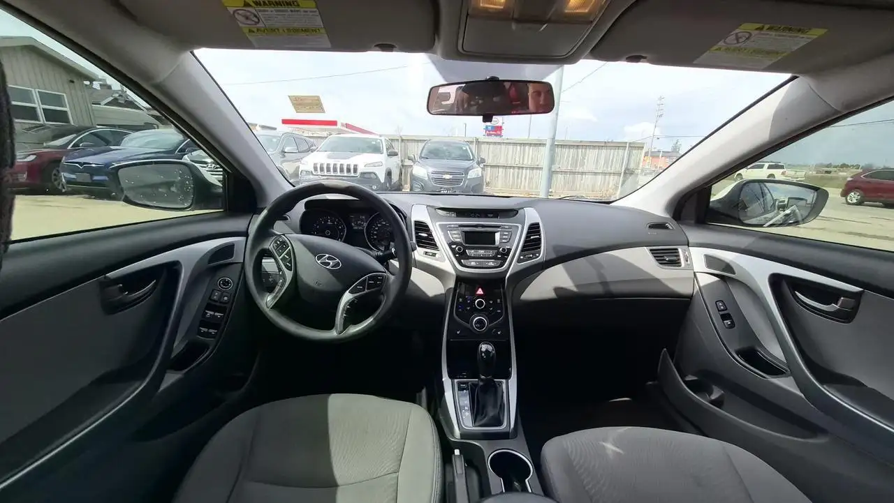 Hyundai ELANTRA снимка Hyundai ELANTRA