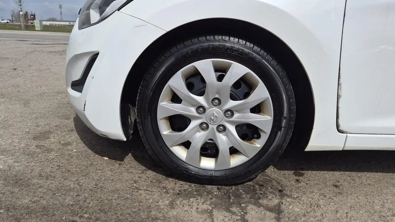 Hyundai ELANTRA снимка Hyundai ELANTRA
