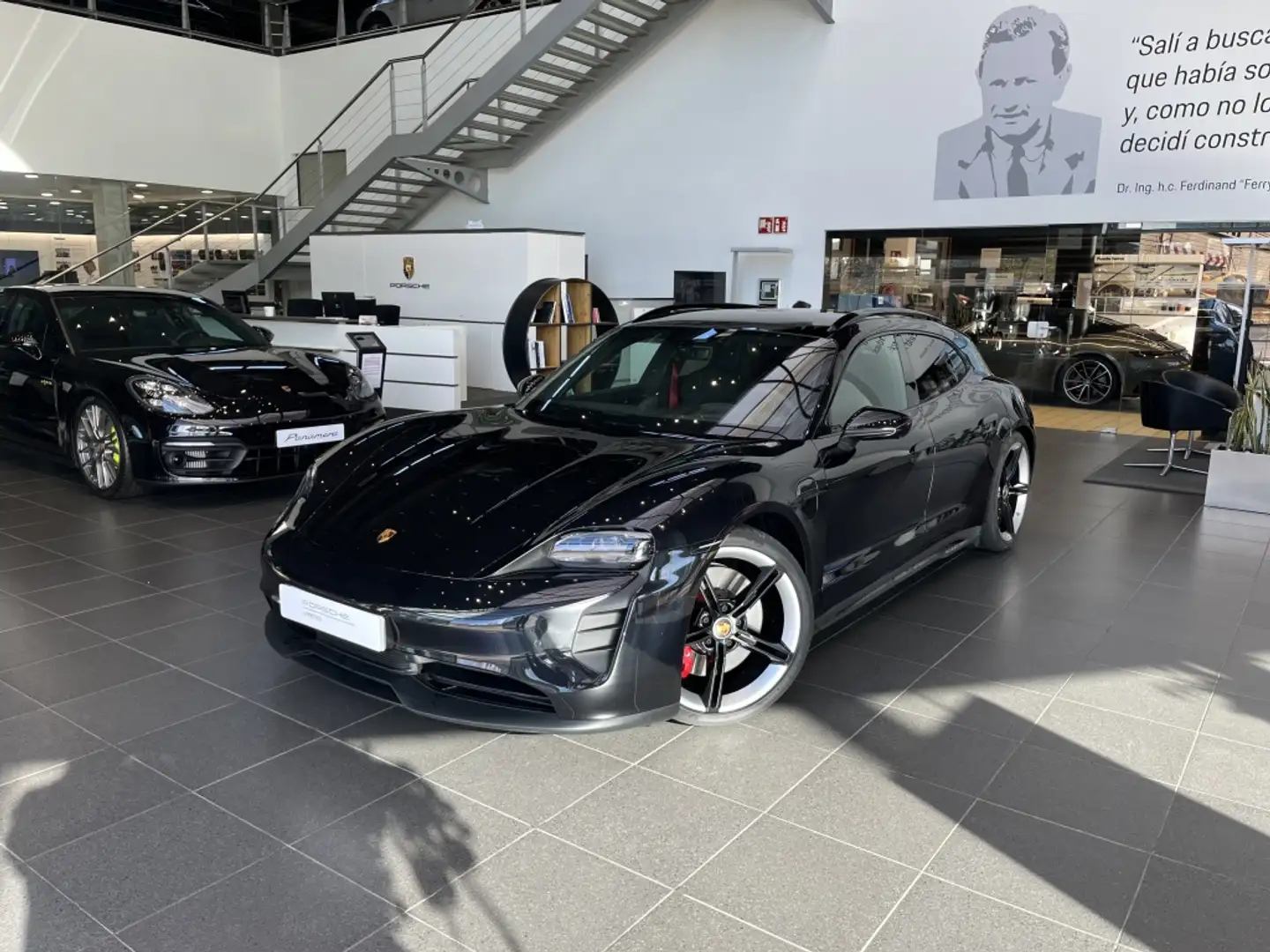 Porsche Taycan GTS Sport Turismo Noir - 1
