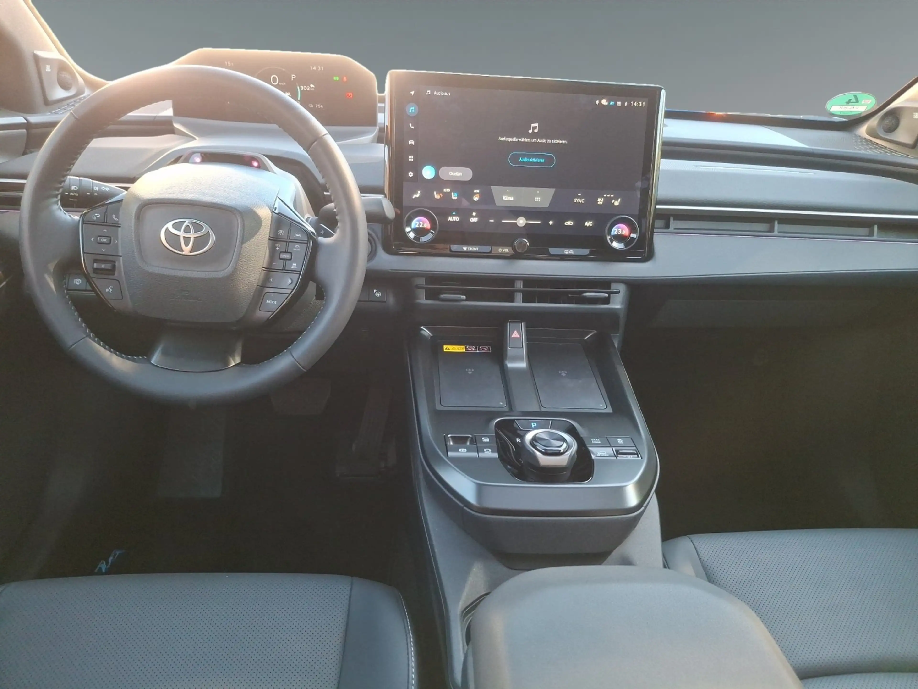 Toyota bZ4X Lounge electric Panorama/ JBL/AWD — photo 11