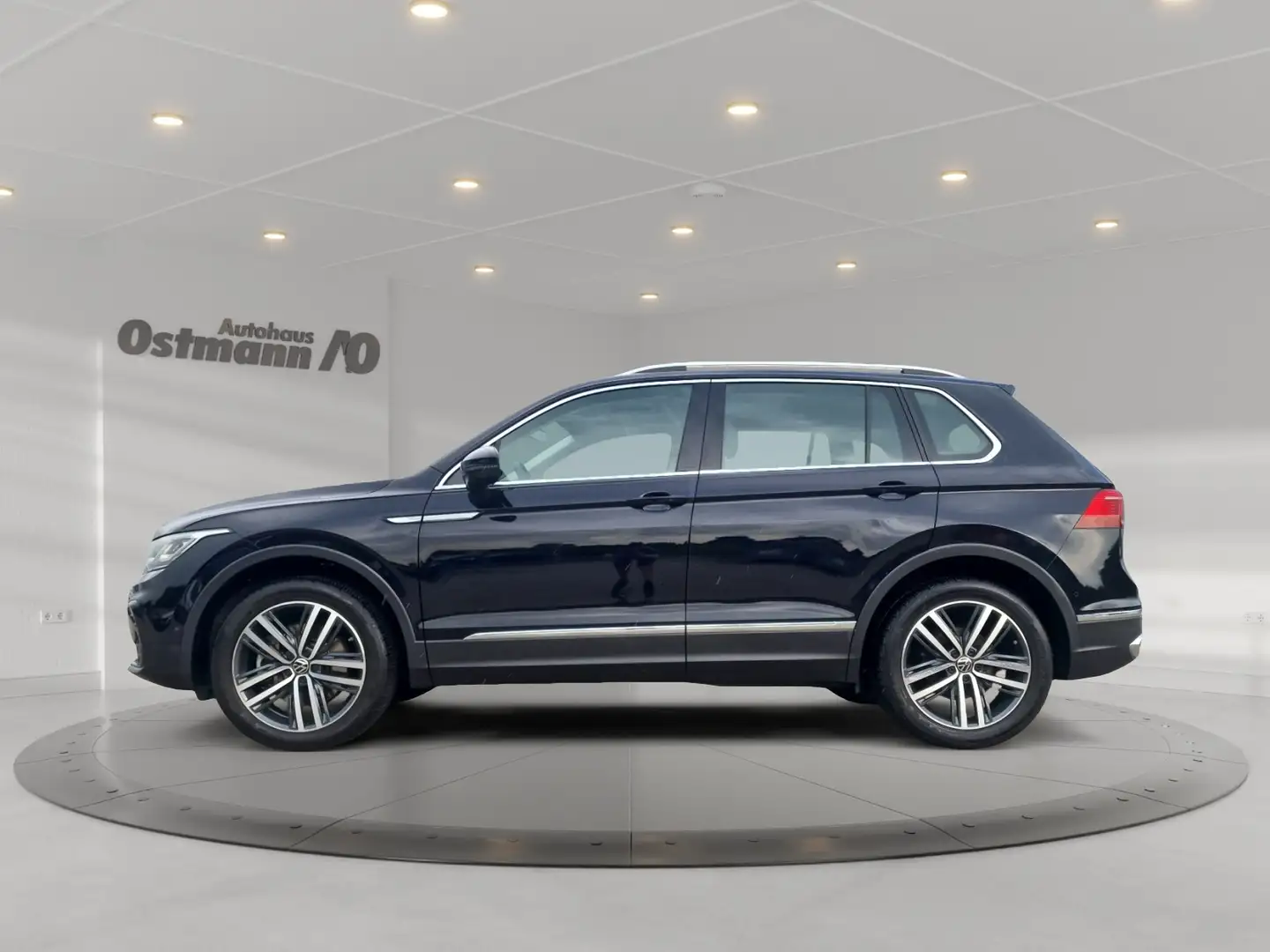 Volkswagen Tiguan 2.0 TDI BMT 4Motion Elegance DCC HUD STH Schwarz - 2