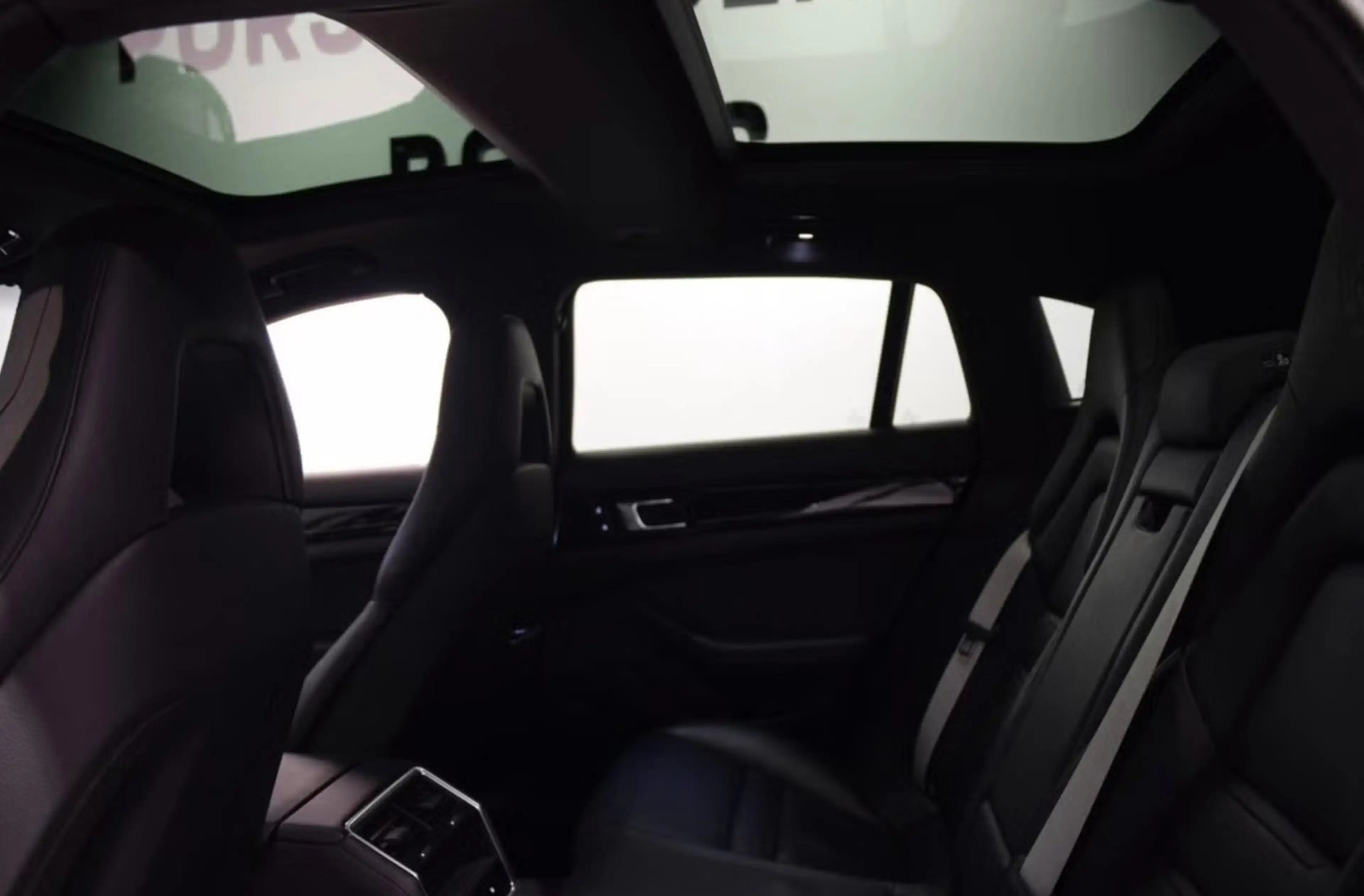 Porsche Panamera Sport Turismo 4 E-Hybrid Edition 10 Jahre — photo 13