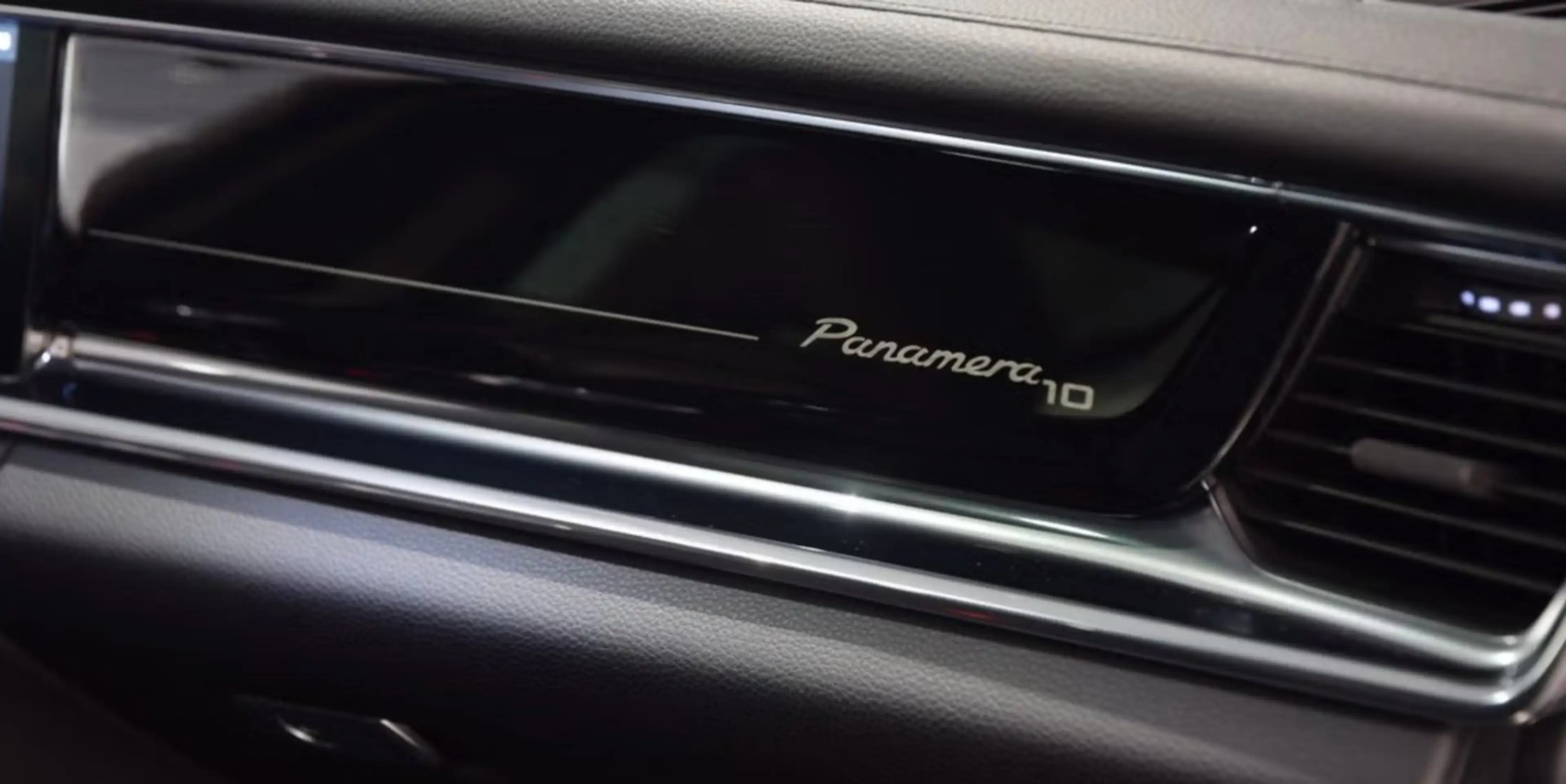 Porsche Panamera Sport Turismo 4 E-Hybrid Edition 10 Jahre — photo 9