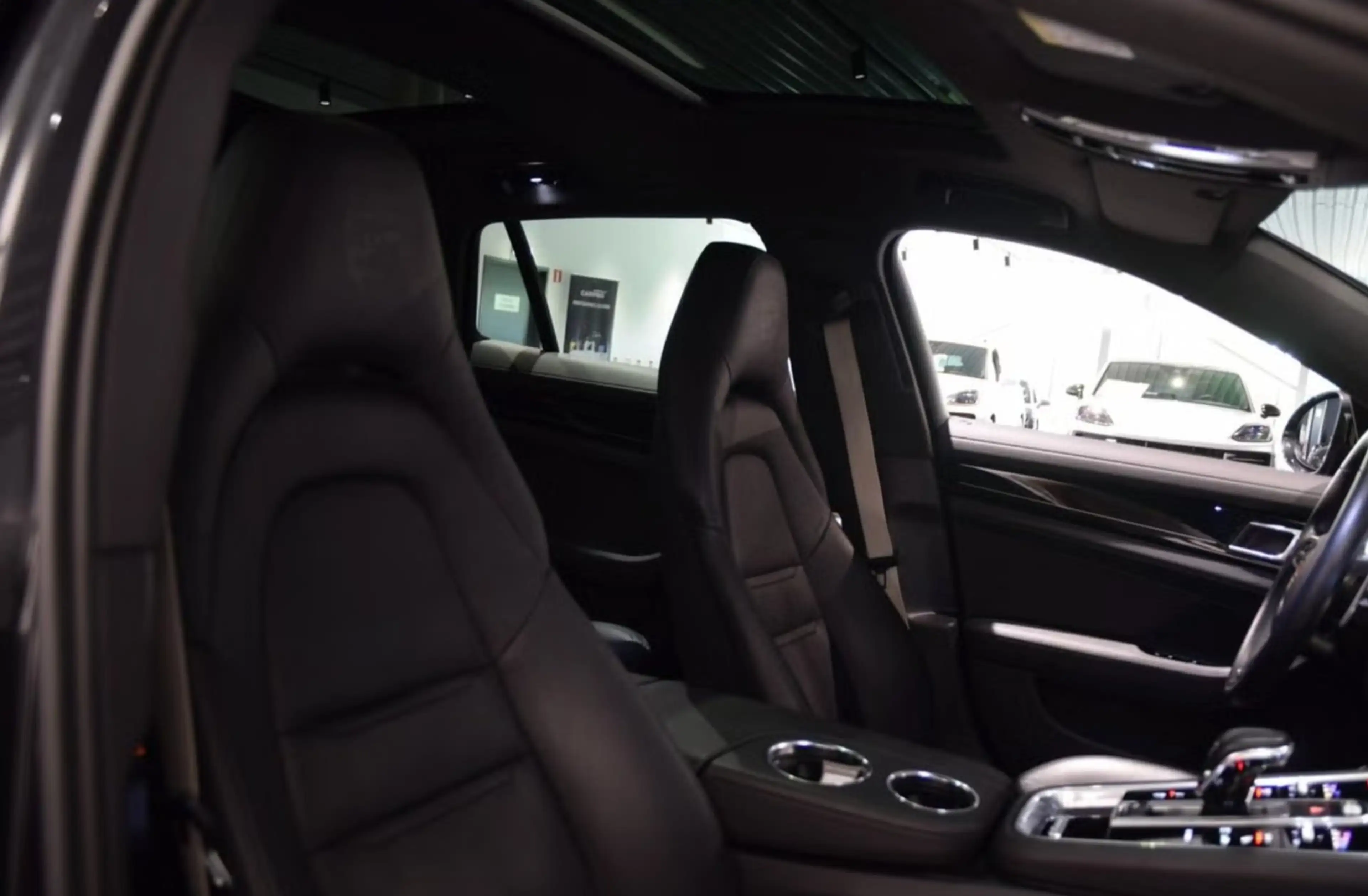 Porsche Panamera Sport Turismo 4 E-Hybrid Edition 10 Jahre — photo 11