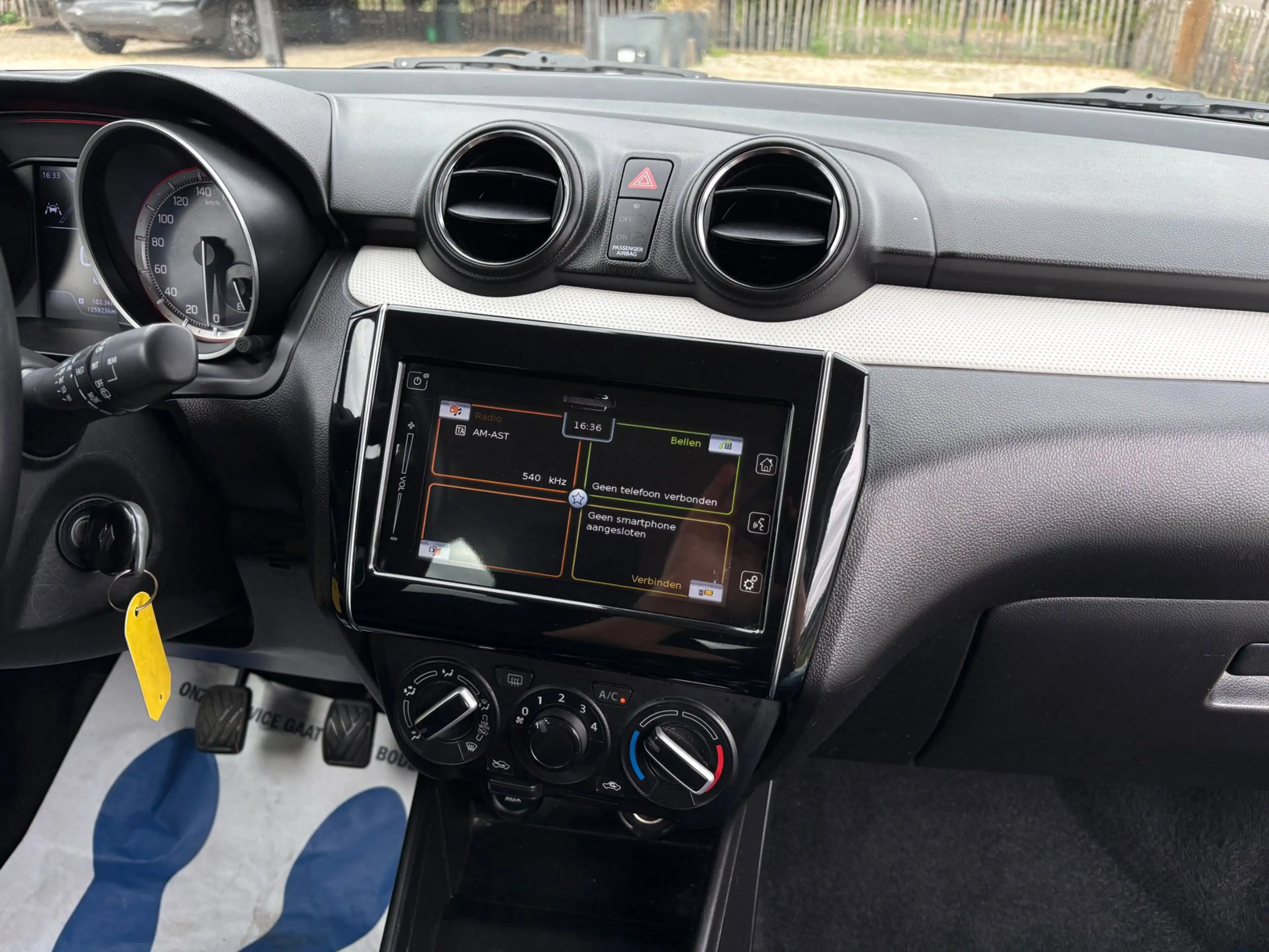 Suzuki Swift 1.2 Select Smart Hybrid Stoelverw. LED, ACC, Apple — photo 10