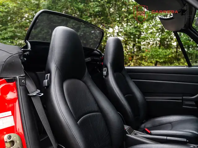 Porsche 911 view 9